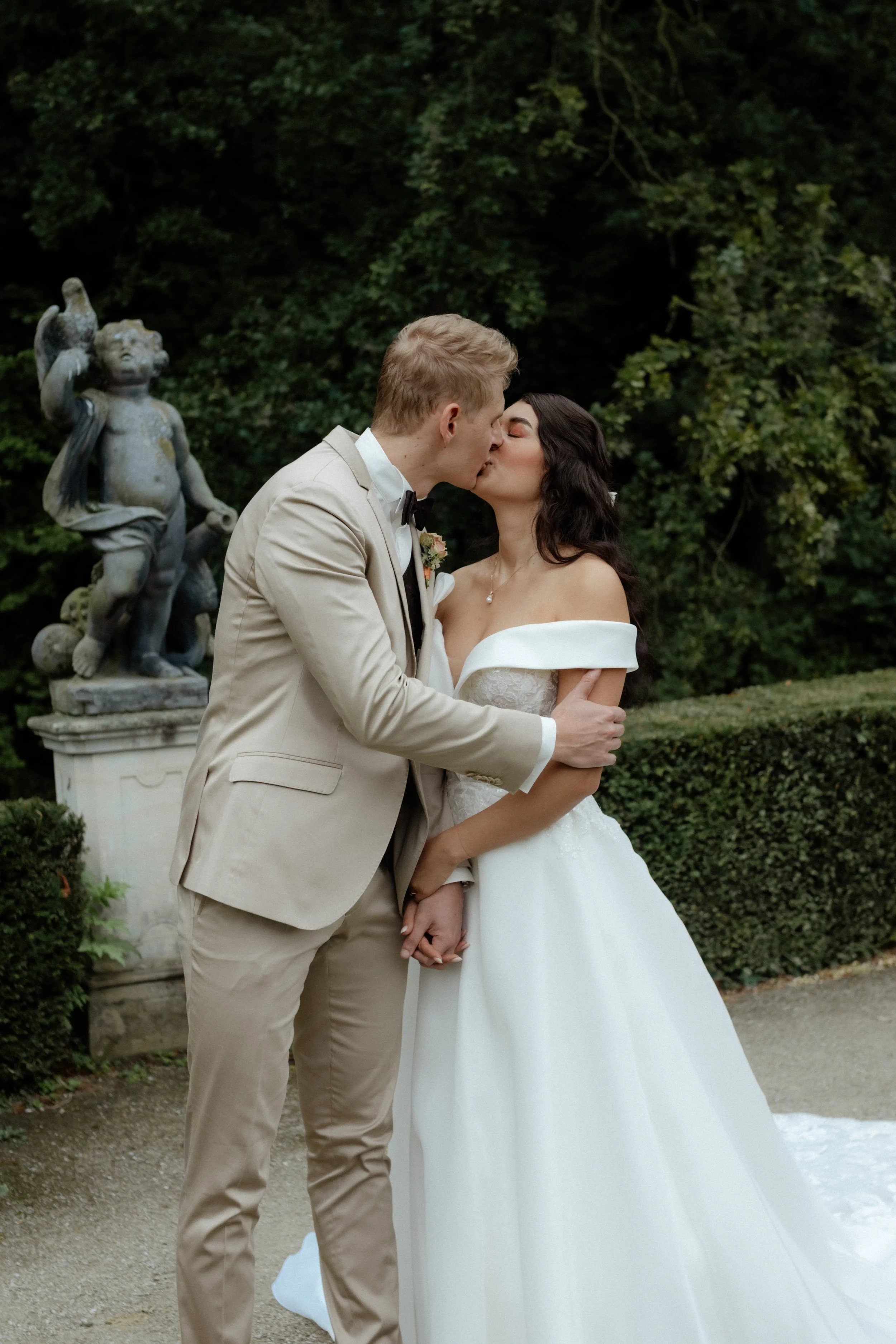 ,,Wir haben uns bei dir so wohl gefühlt und die Ergebnisse sind schöner als wir uns sie hätten vorstellen können. Du hast einfach ein Auge fürs Detail. Die Bilder mit Momentaufnahmen von den Emotionen unserer Gäste sind besondern geworden.'' - Daliah