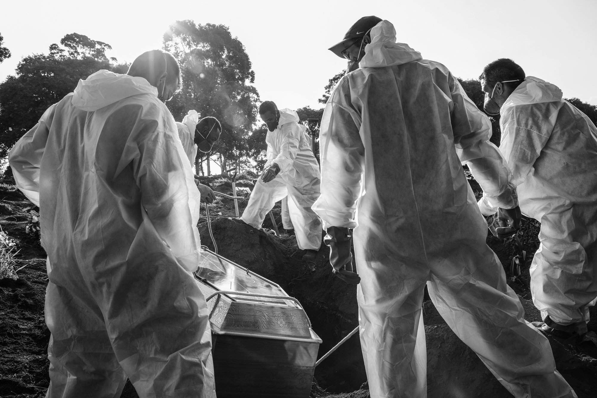 Covid Inequality by Lalo de Almeida