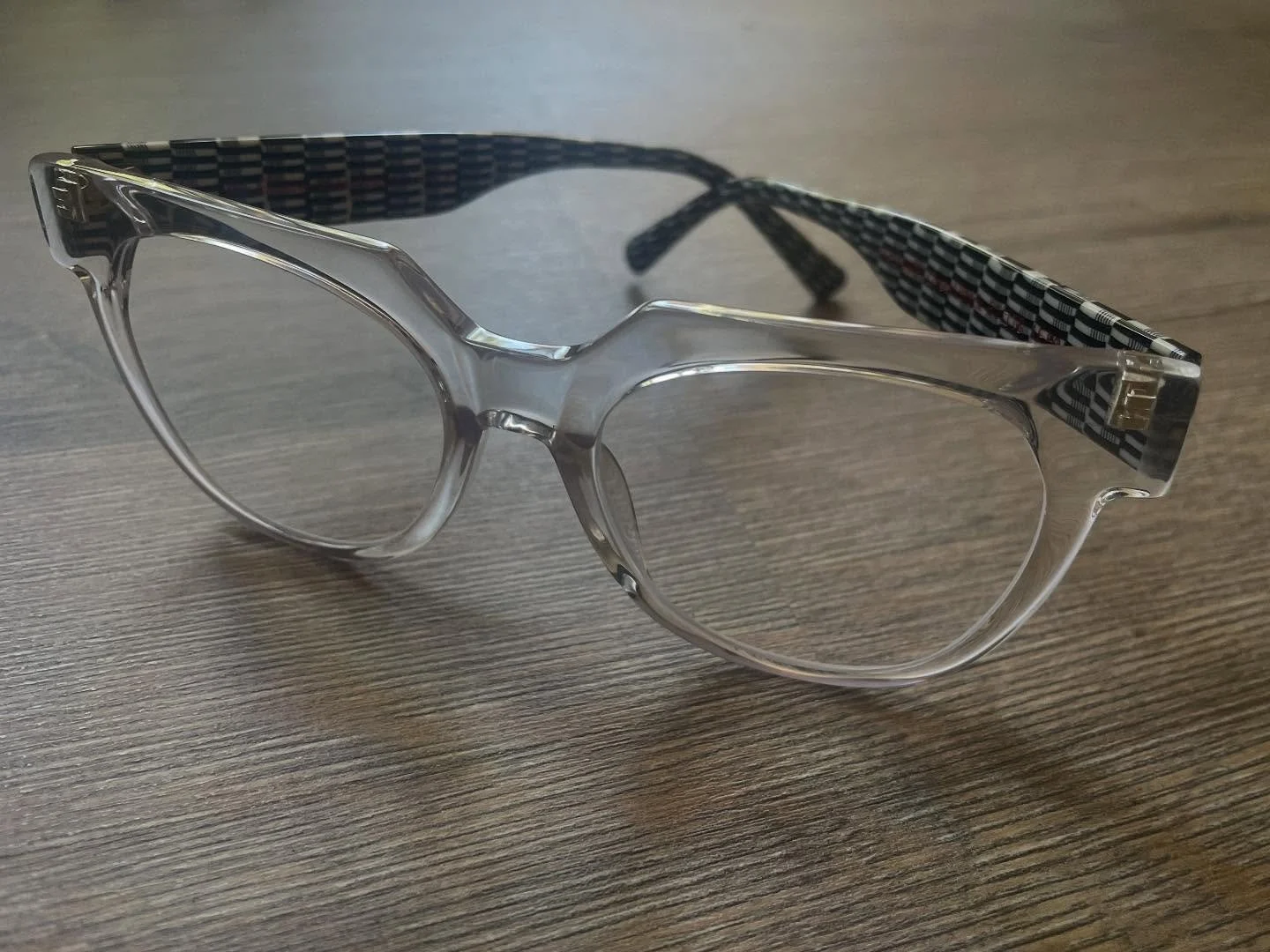 Love your glasses but not the way they sit?
We added custom nose pad arms to give this frame the perfect fit. 

#EyewearRepair #GlassesRepair #NosePads #CustomFit #SunglassesRepair #OpticalRepairs  #EyewearRestoration #DesignerEyewear #OpticsWorkshop