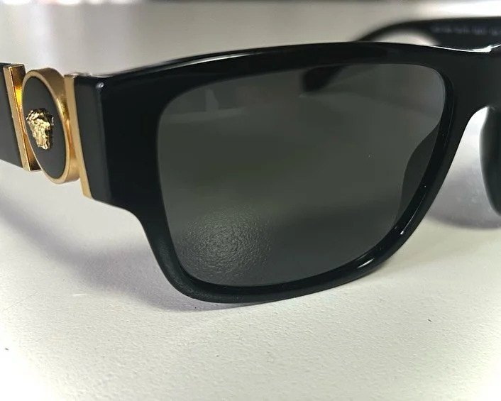 Lens coating failure can make even premium sunglasses look tired.

These Versace sunglasses received a complete custom lens replacement, restoring clarity, UV protection and their original appearance.

Australia-wide postal service available.