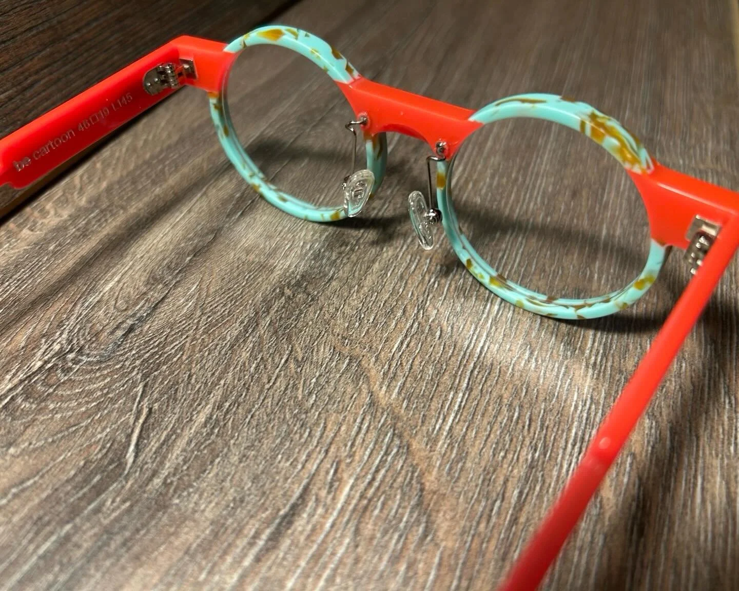 Did you know acetate frames can be fitted with adjustable nose pads?
These custom adjustable nose pad arms were fitted to improve comfort, fit and stability.