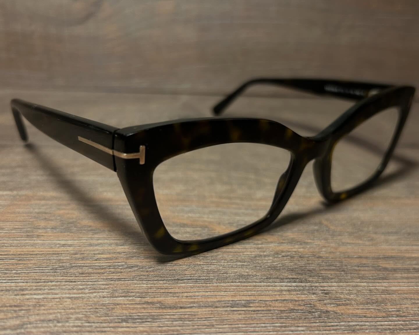 Damaged spring hinge carefully repaired on this beautiful Tom Ford frame.
Damage like this doesn&rsquo;t always mean replacement. With the right repair, eyewear can often be restored and worn for many more years.