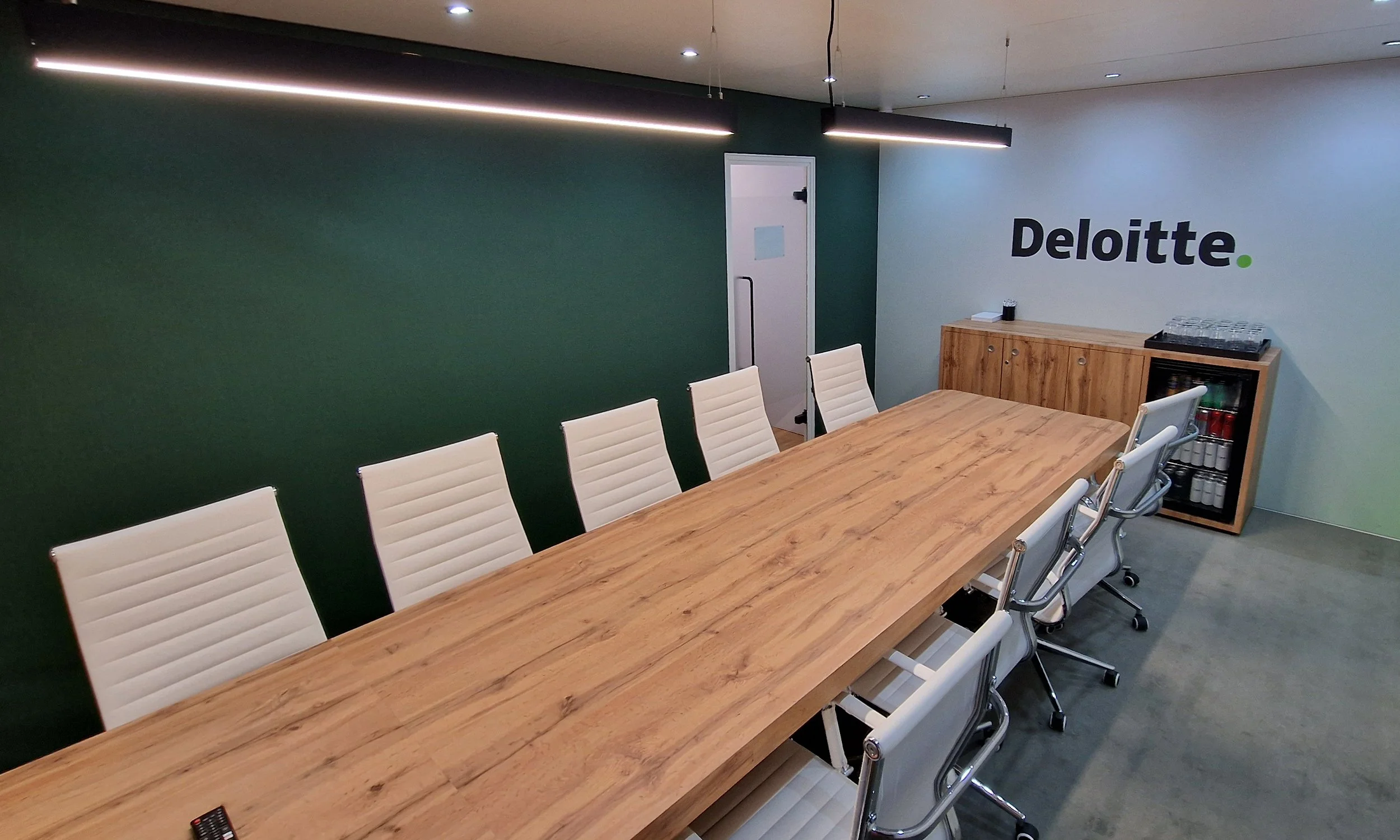 DELOITTE-FIA-26-1.jpg