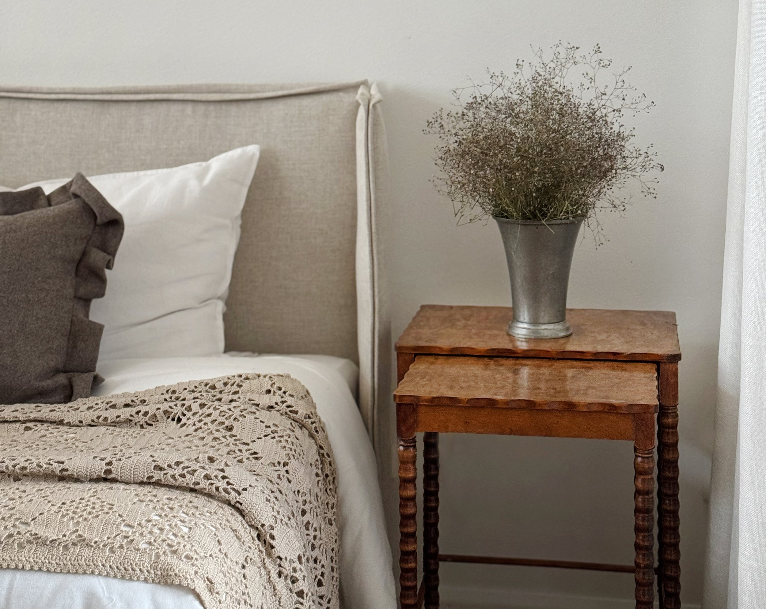 Vintage Nesting tables in birch, Baroque style SOLD