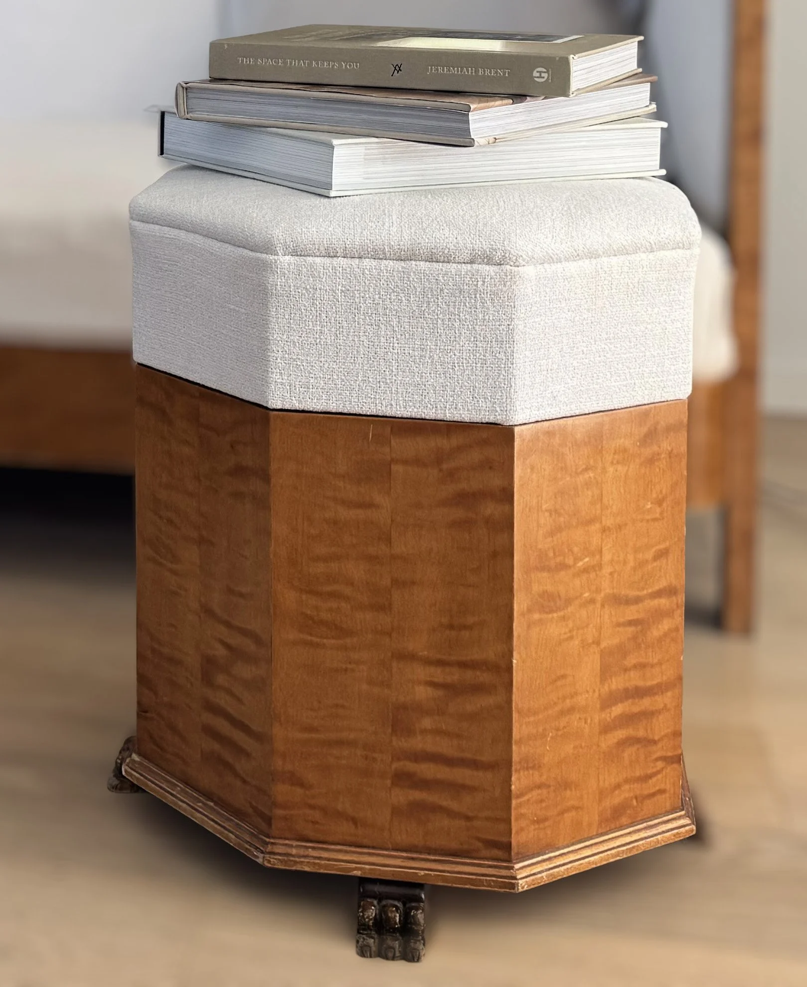 stool.jpg