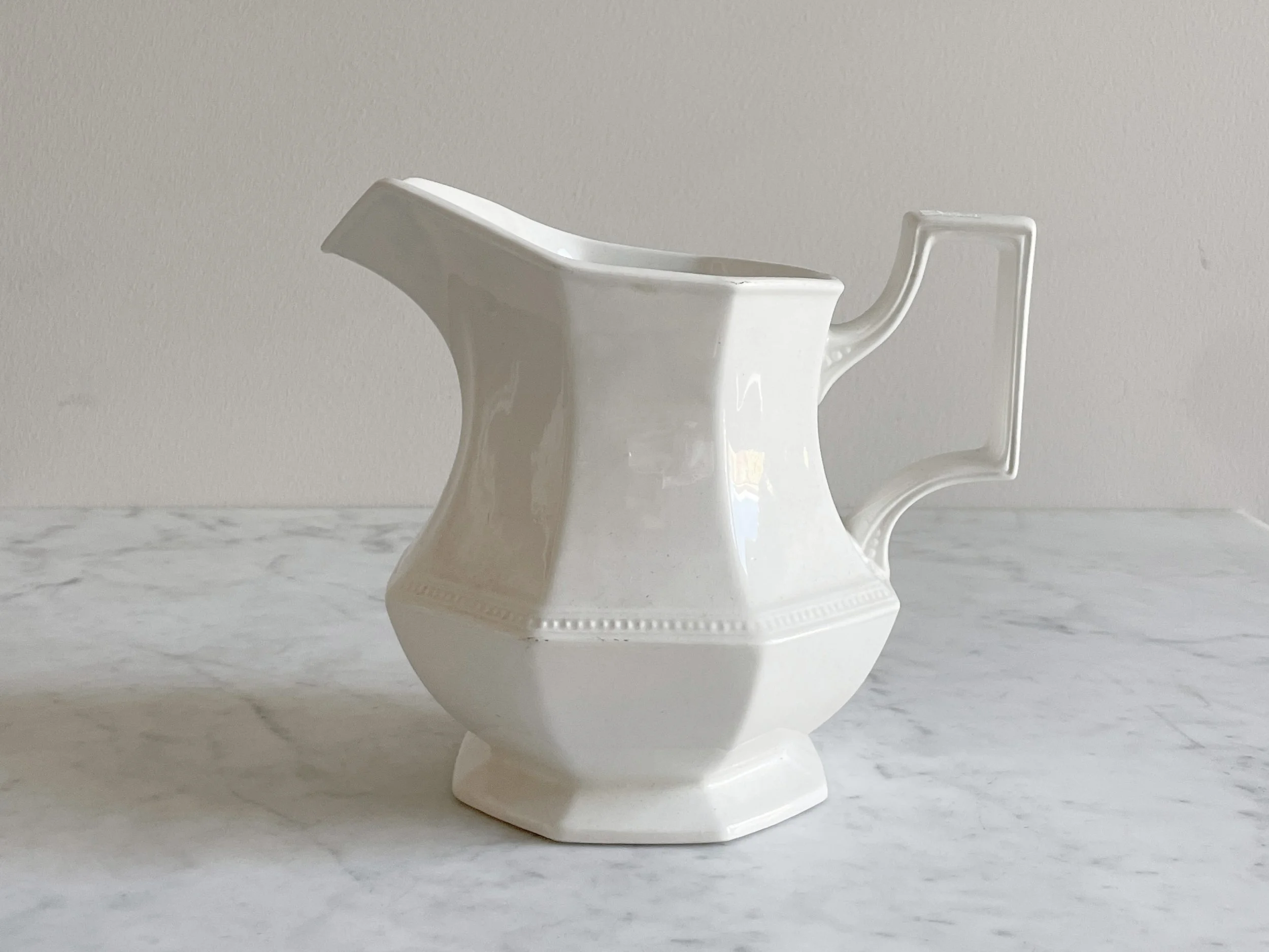 Pitcher "Heritage White" by Johnson Brothers