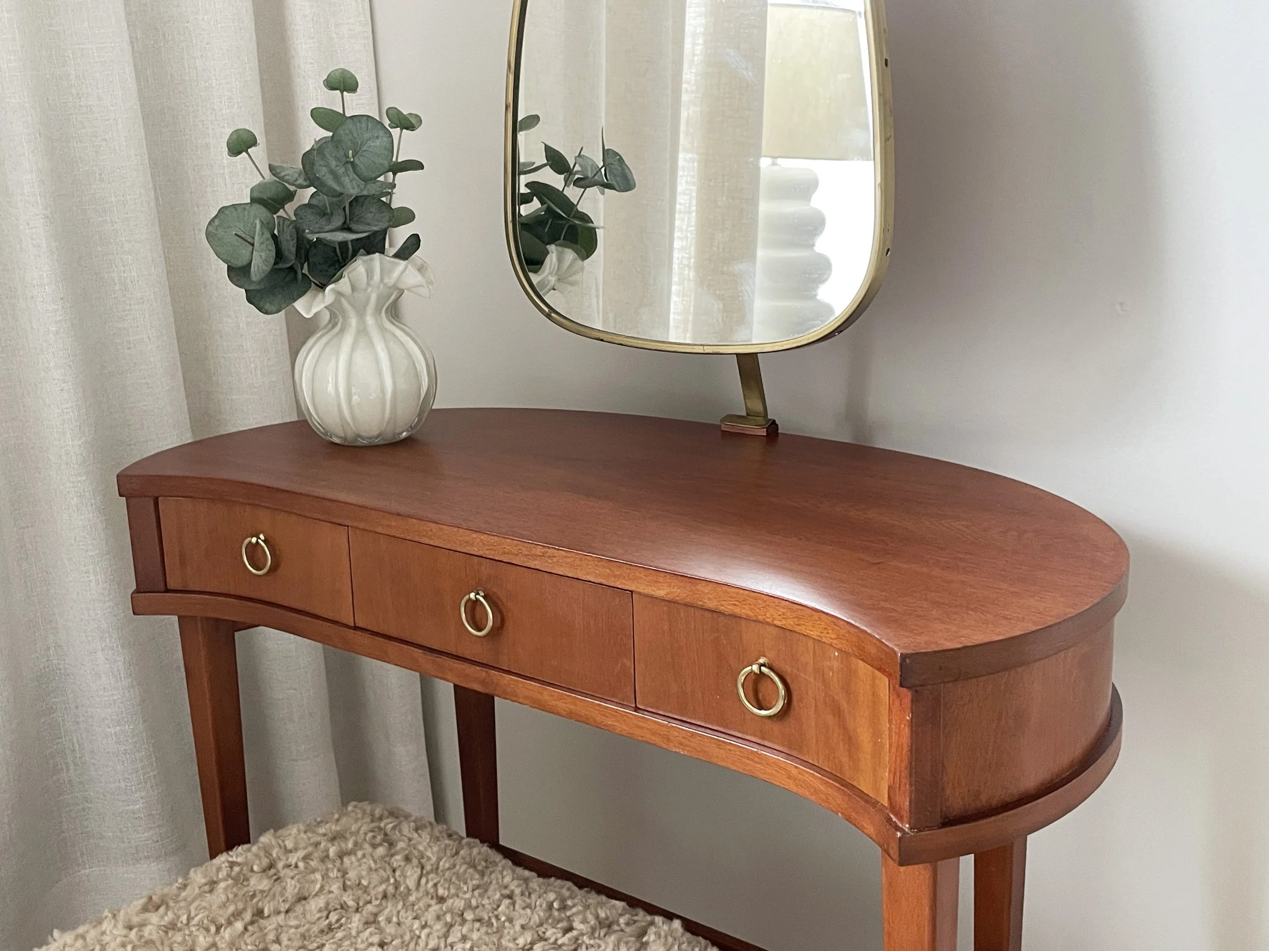 Vanity table in Mahogany Swedish Modern, 40s