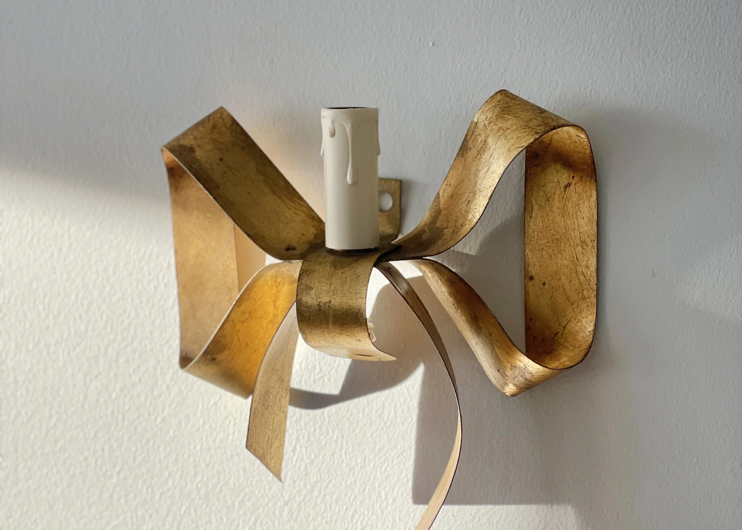 Vintage Gold Leaf Bow Wall sconce