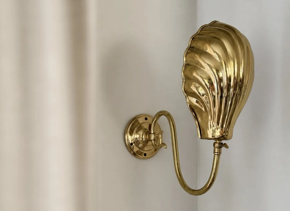 Par of Vintage Brass Shell Wall Sconce, Hollywood Regency