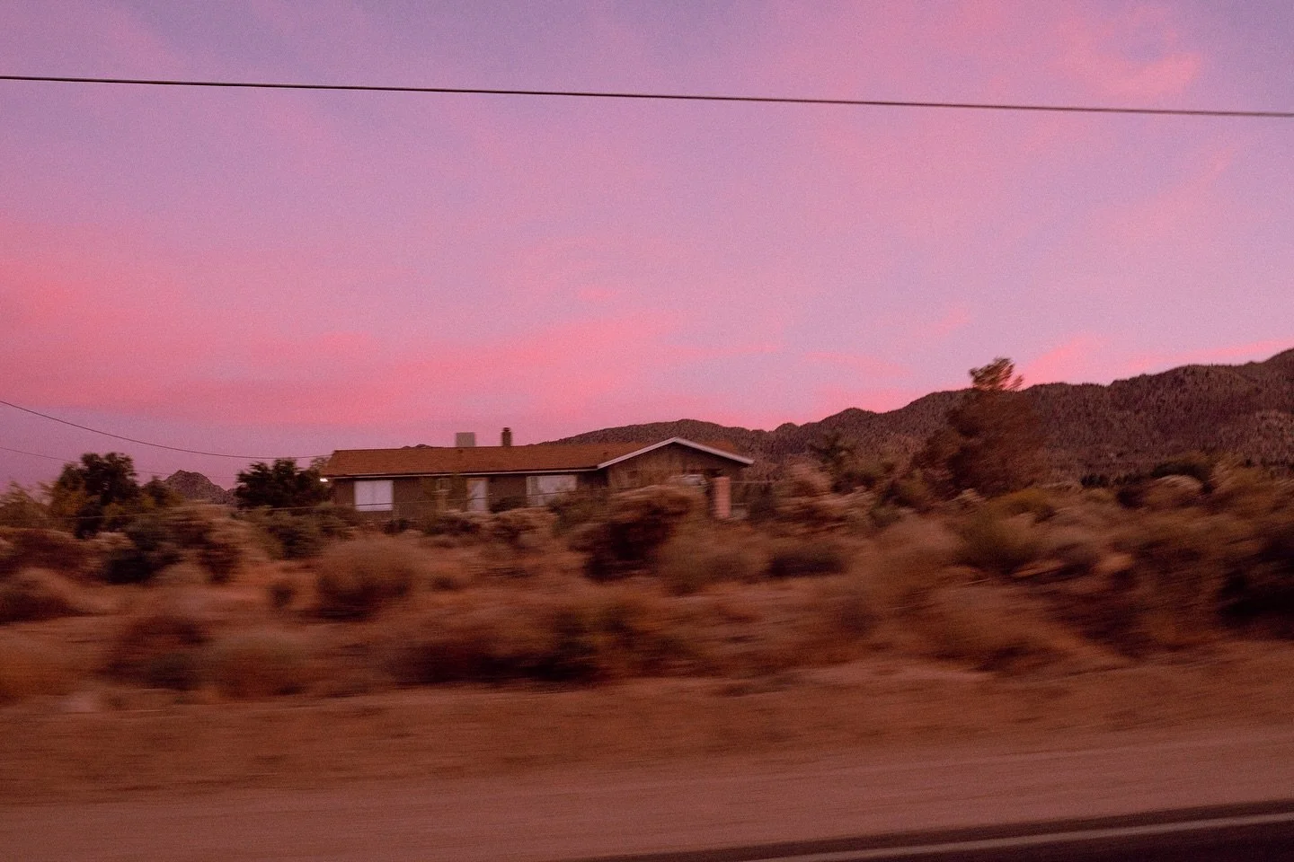 Never seen a sky like this before or after 

#purplesky #losangeles #joshuatreepark #sonyalpha #sigmaart