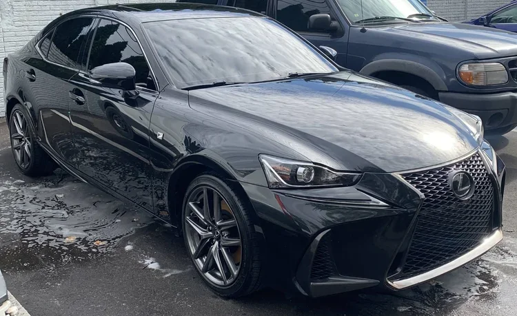 black+lexus+sedan+jazzy+fresh.webp
