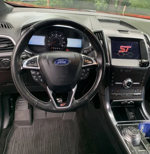 Red+ford+edge+st+interior+after+dog+hair+removal+and+full+interior+detail+jazzy+fresh+2.webp