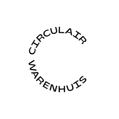 Circular design with the words 'CIRCULAIR WARENHUIS' arranged around the circle.