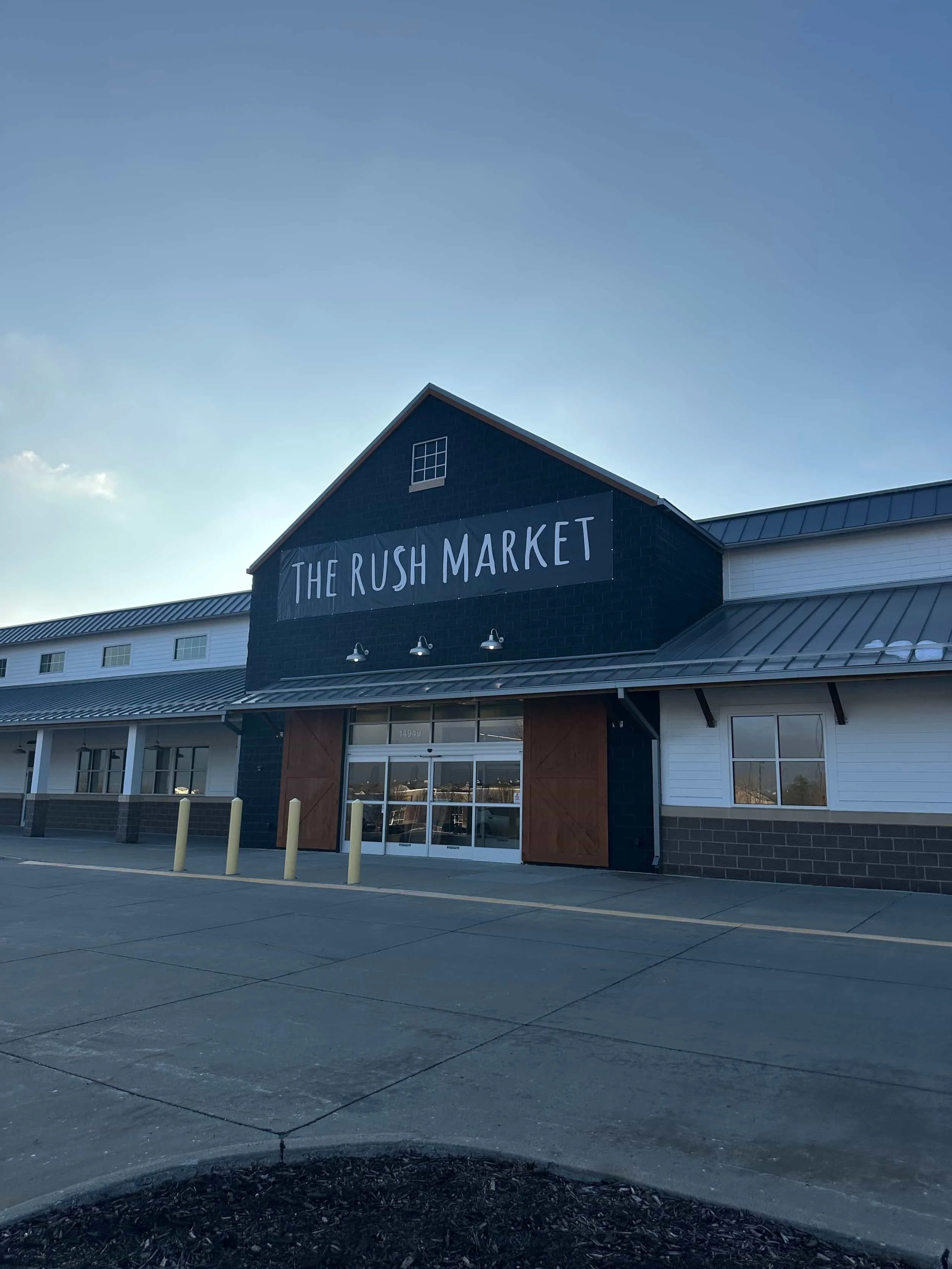 The Rush Market Omaha's new storefront location located in West Omaha low prices on furniture and home goods