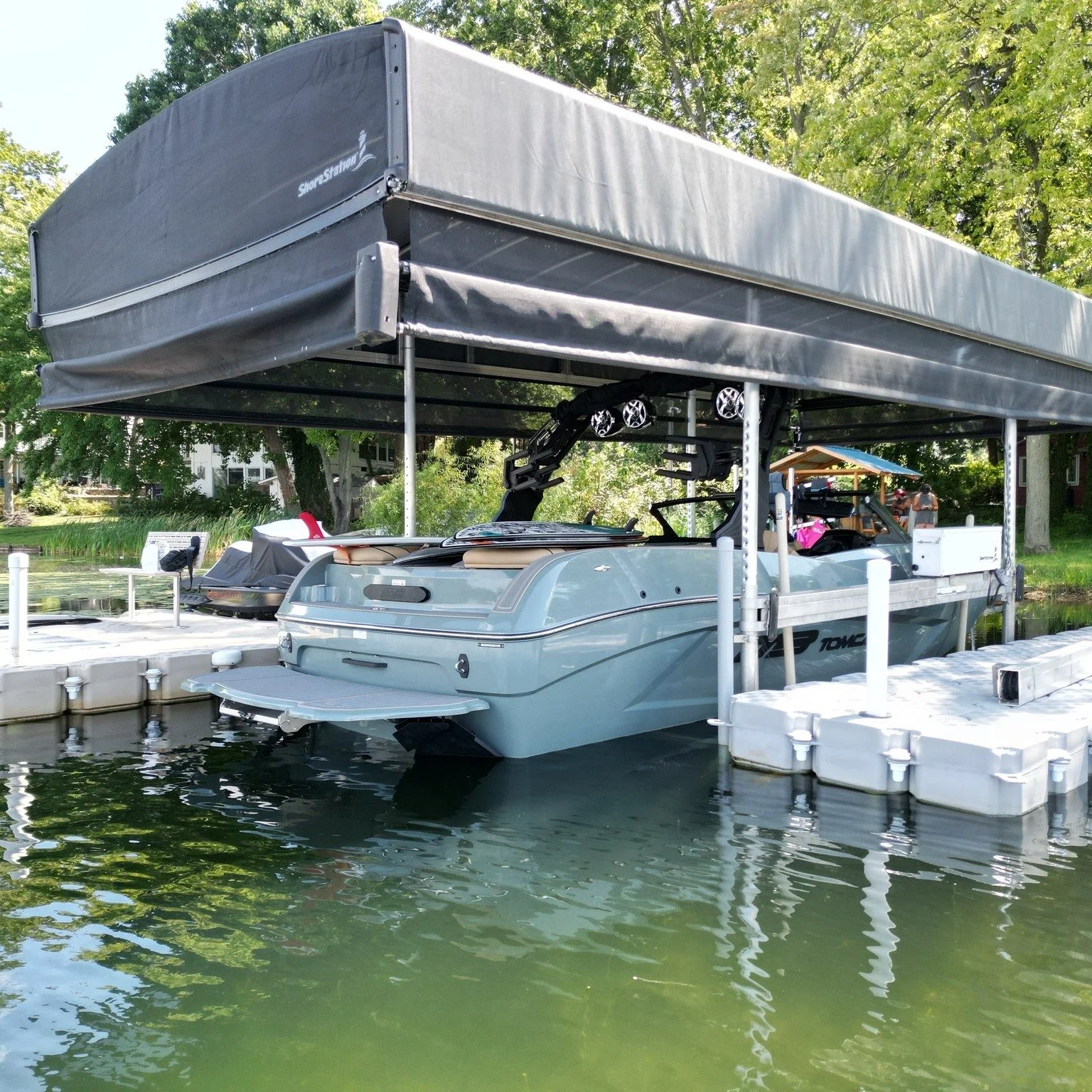 We&rsquo;re off to a great start this week here at Beach Bumz 🙌

The weather is finally showing us some love and the crew is already out getting after installs, dialing in docks, and getting lifts ready for the season. It&rsquo;s go-time on the wate