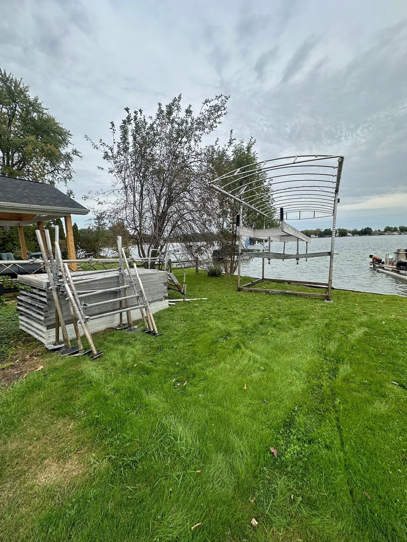 When Should You Take Your Dock and Boat Lift Out of the Water in Michigan?