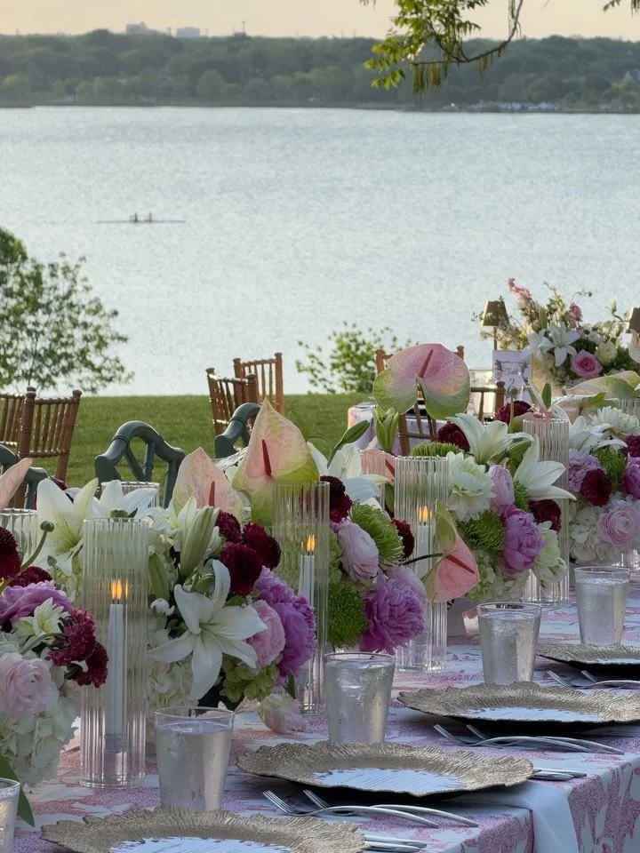 Some sunset-soaked favorites ☀️💛

Vendors: 
Planning &amp; Design | @mayfield_events 
Venue | @dallasarboretumweddings 
Photography | @jamieparkphoto 
Florals | @musefloralanddesign 
Content | @allgood.moments 
Beauty | @brite.beauty 
Catering &amp;