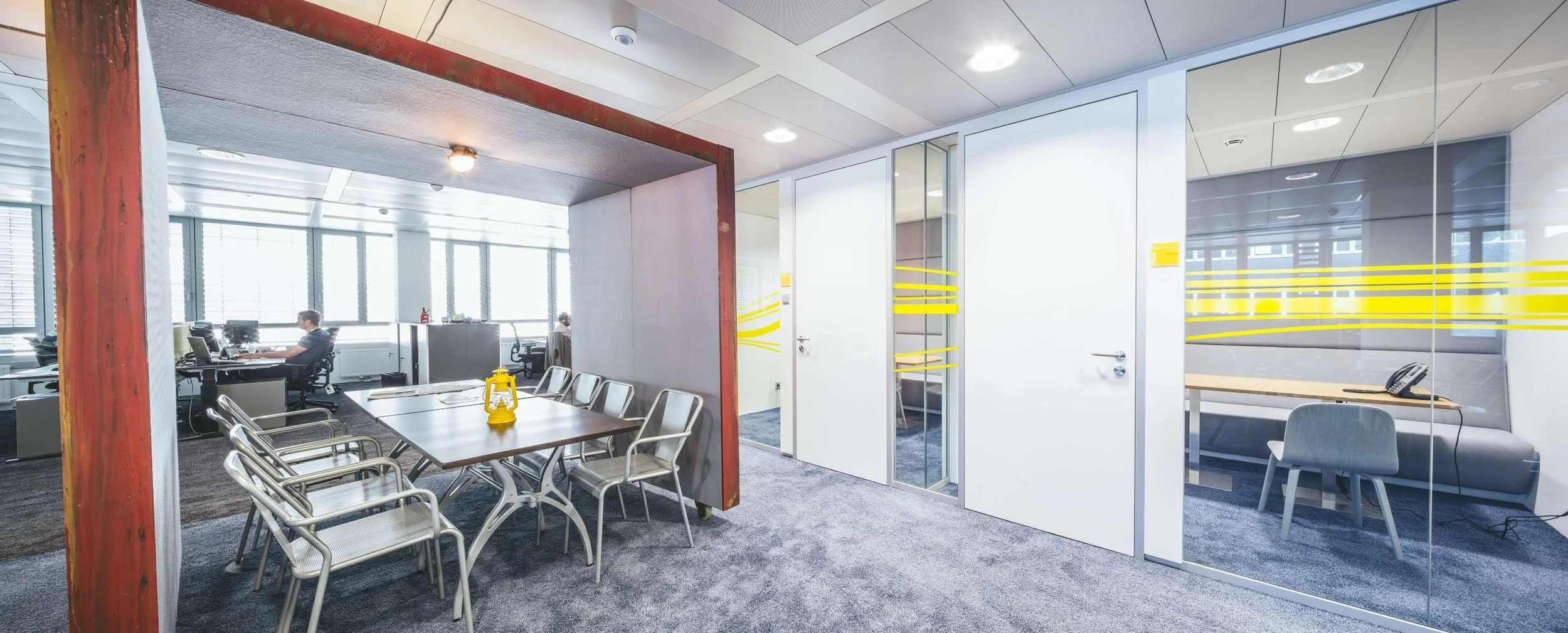 kapsch-meeting-rooms-05-scaled.jpg