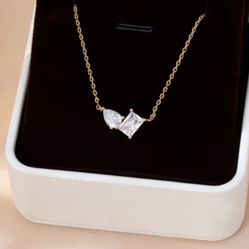 triangle rectangle crystal necklace gift box.png