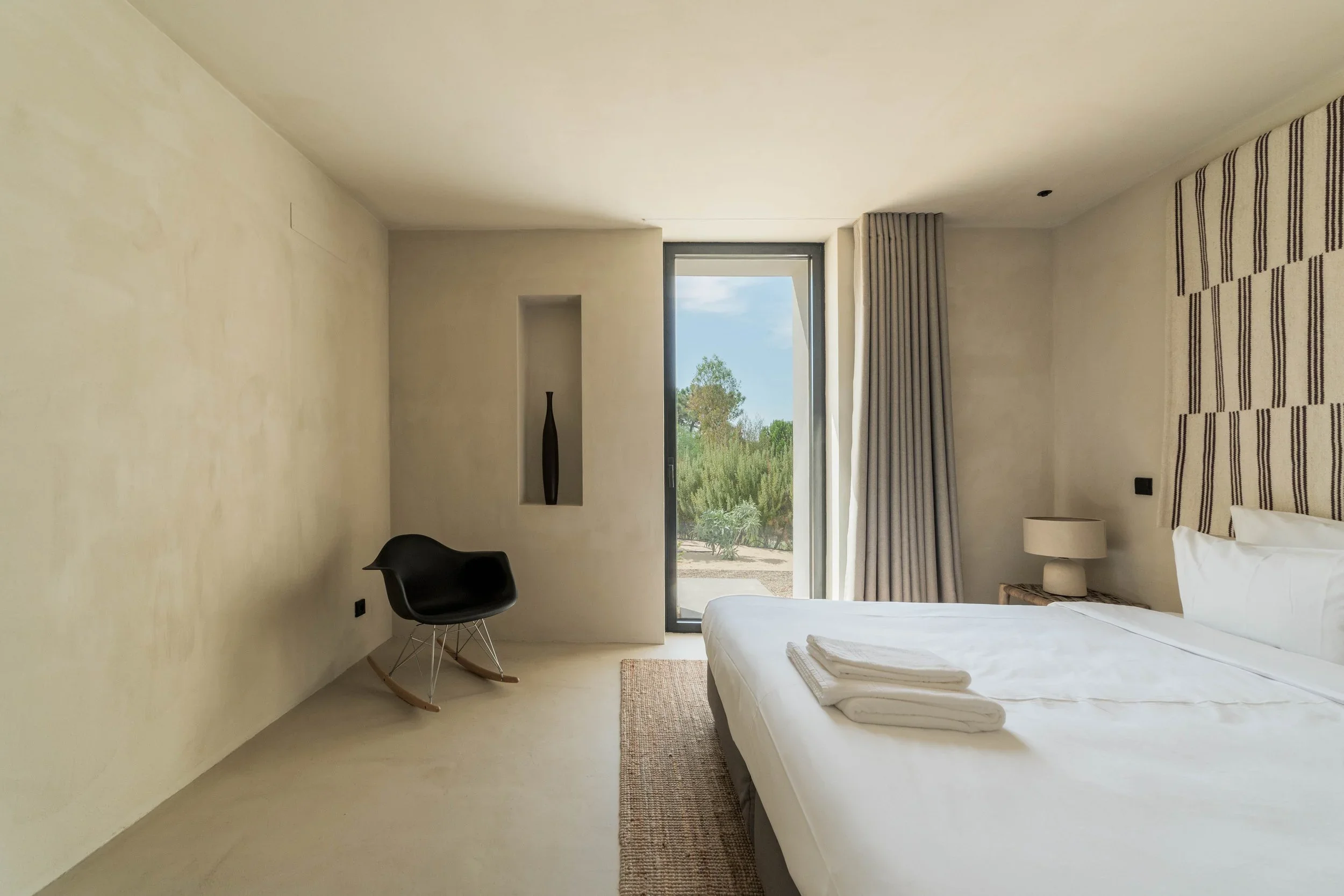 Shee Retreats - bed and towel.webp