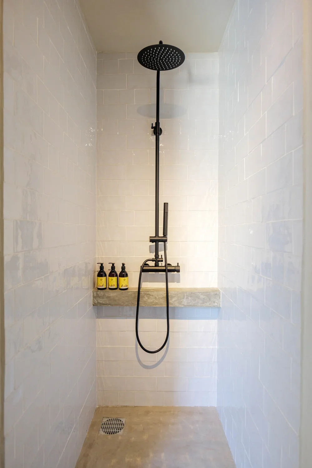 Shee Retreats - shower.webp