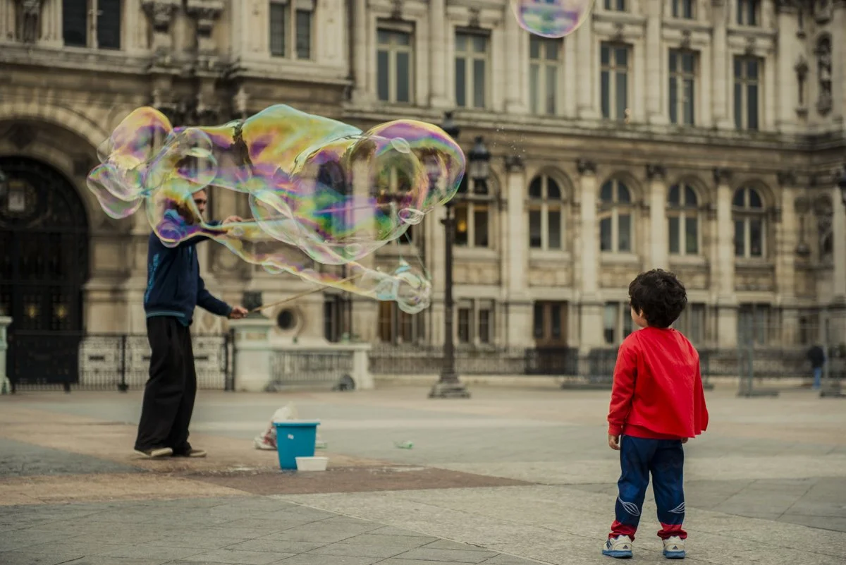 The Bubbleman of Paris