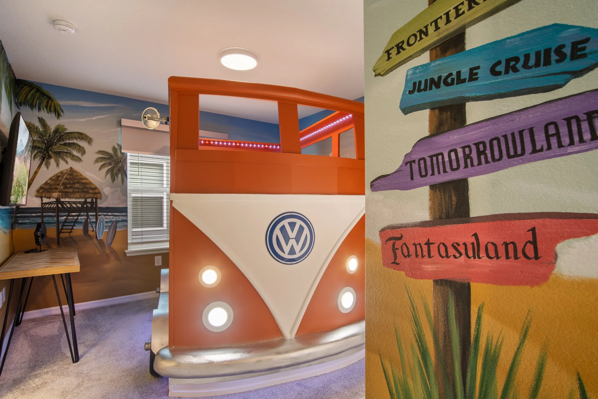 VW-Bus-Surf-Themed-bunk-room-Orlando-Windsor-Cay.jpg