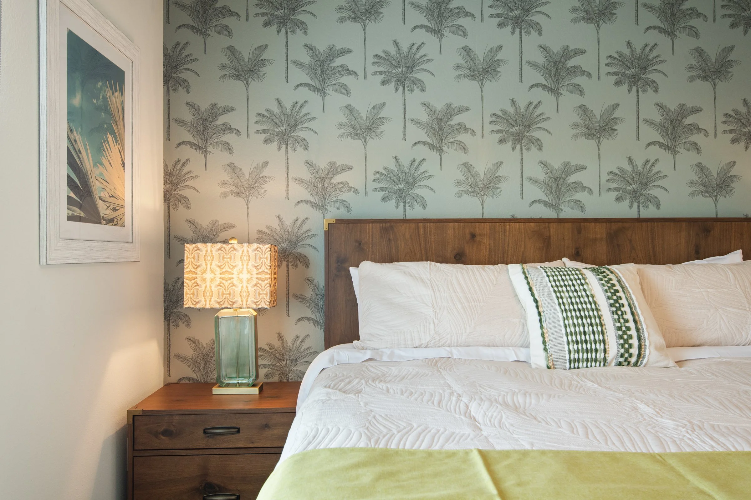 Luxury private villa in Windsor Cay Resort near Orlando, Disney, and Universal Studios. Tropical beach themed bedroom with en-suite, TVs in every bedroom, spacious living, 10-bedroom, 8-bath home with private pool and spa.