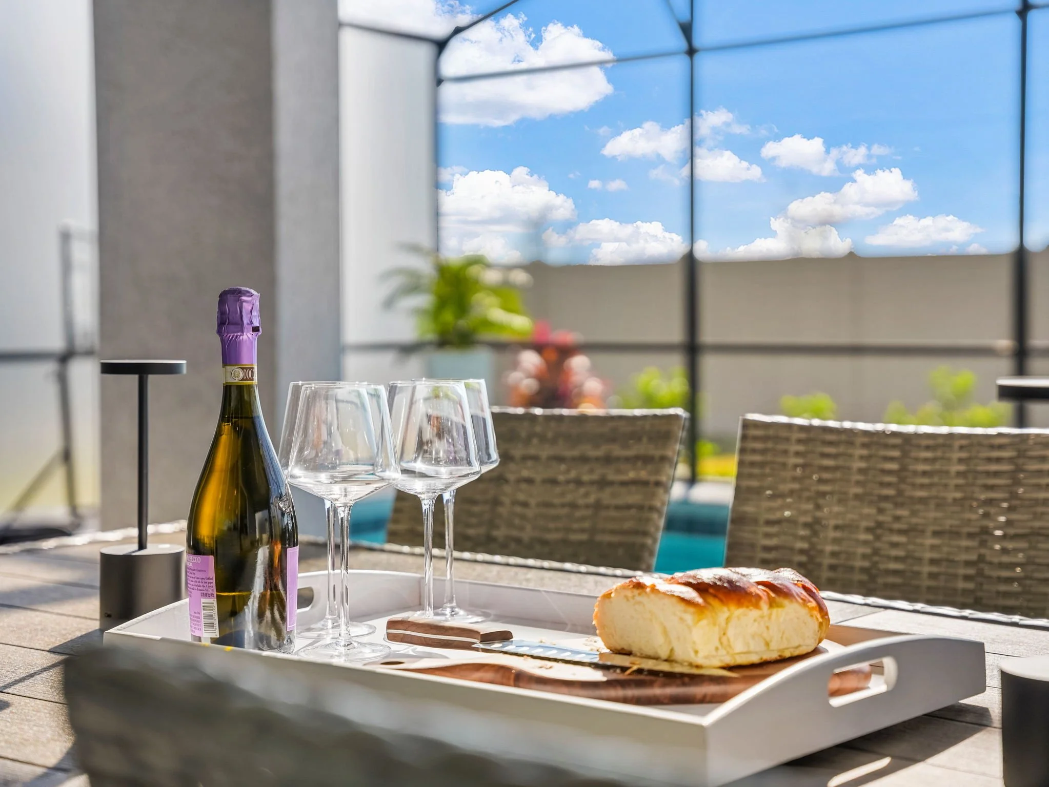 Private villa in Windsor Cay Resort near Orlando, Disney, and Universal Studios. Enjoy food, drink and with your party,great for families and large parties, a 10-bedroom, 8-bath home with spacious living.