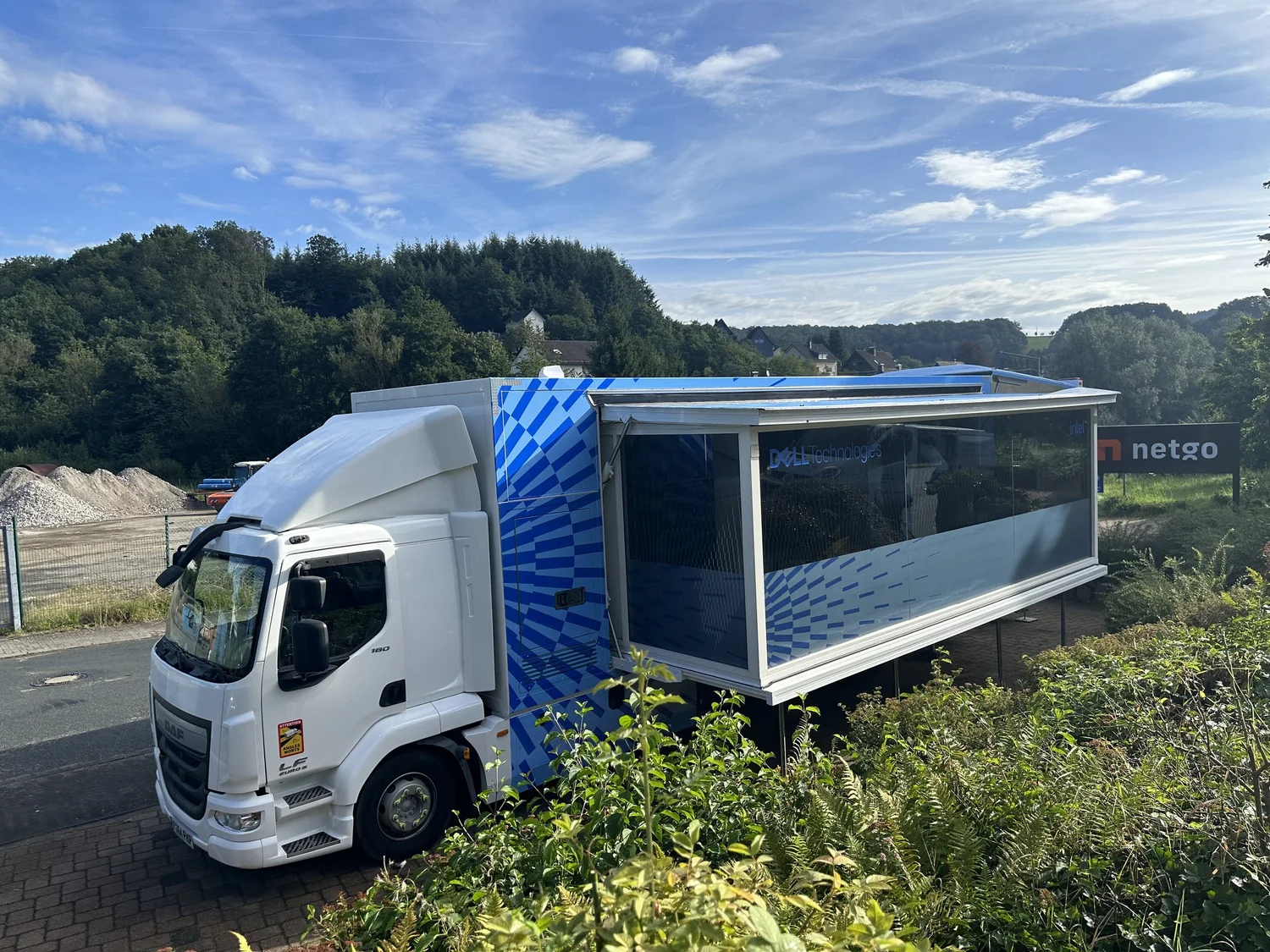 Dell experiential display