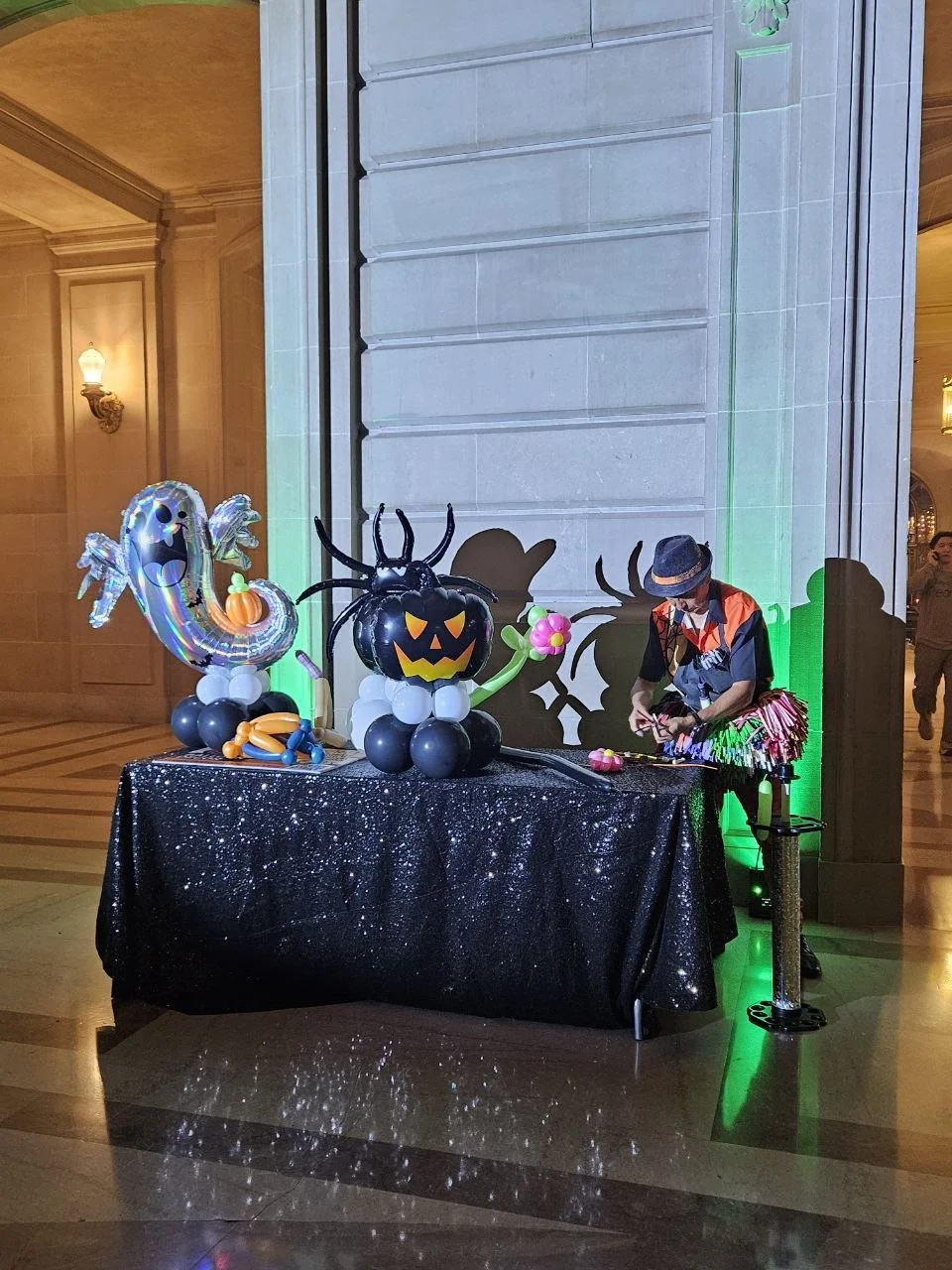 Halloween Event at San Francisco City Hall | Ghost, pumpkin and spider balloon sculptures.