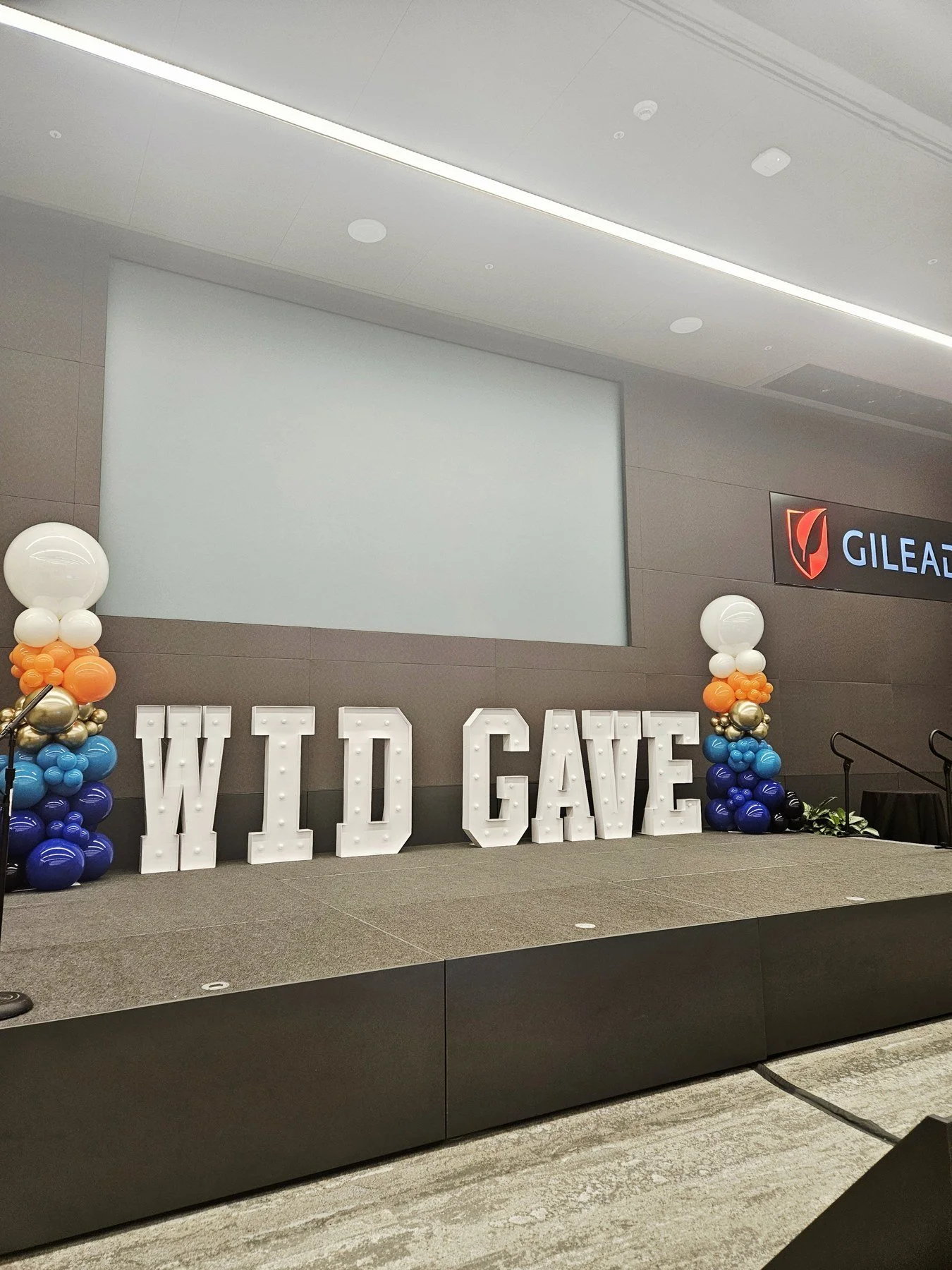 Gilead Wild Gate Corporate Event Balloon Columns | Foster City