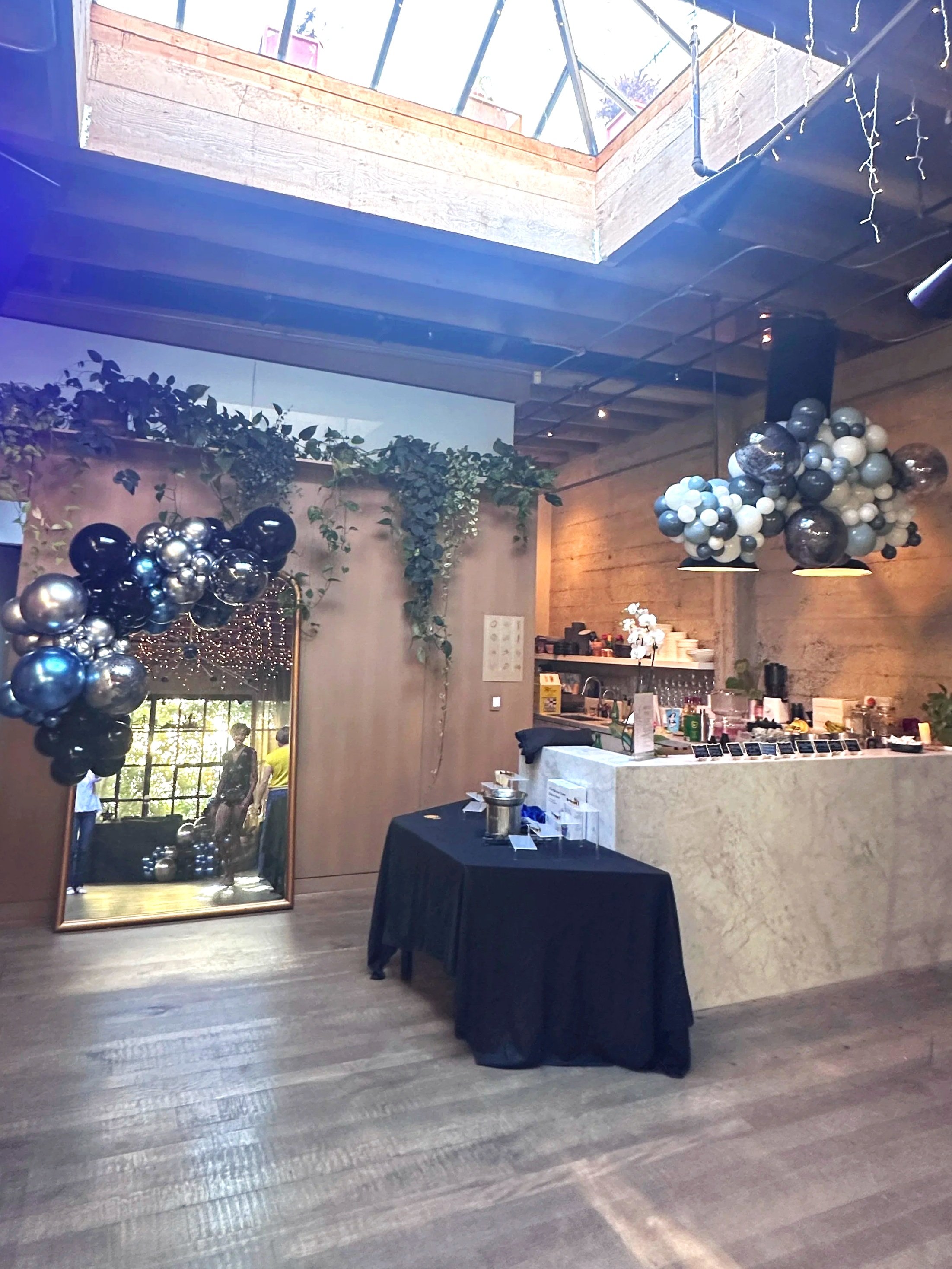 Luxury Private Party Décor | Black & Metallic Balloons