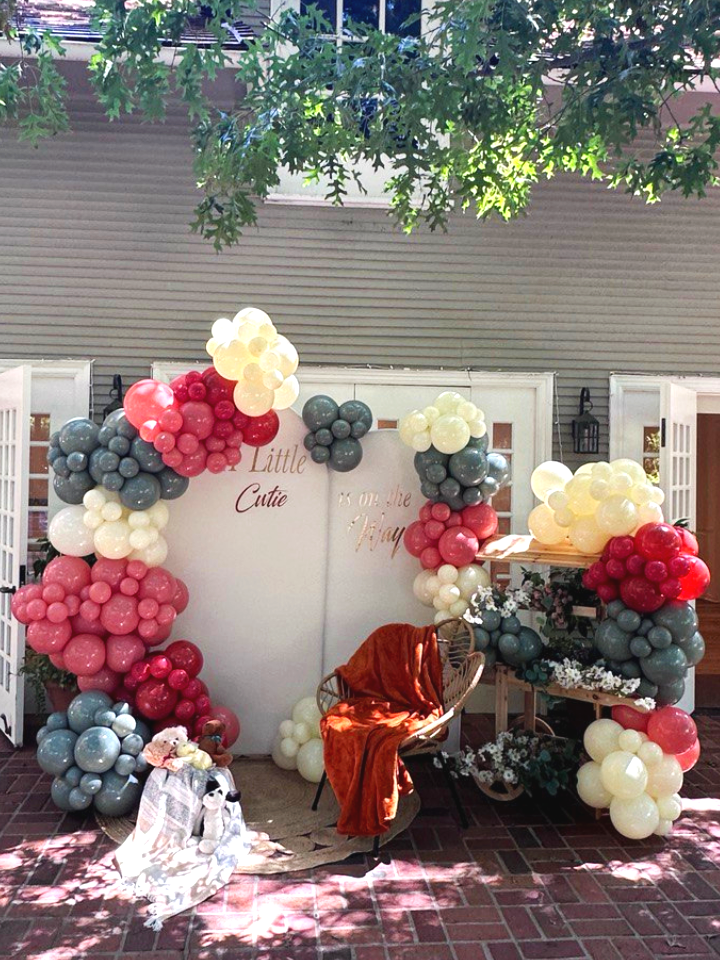 Outdoor Baby Shower Décor | Elegant Balloon & Floral Styling in Palo Alto