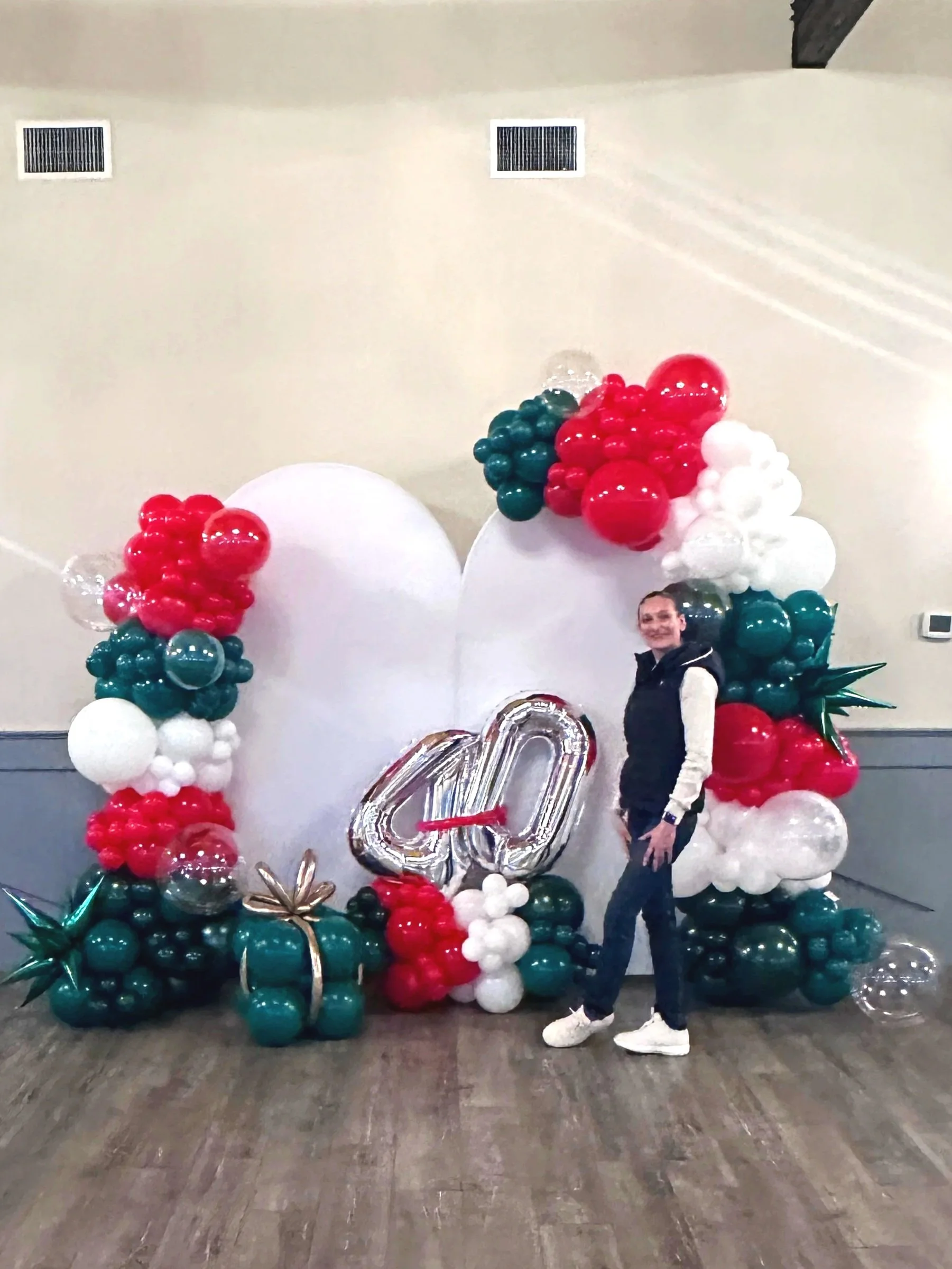 40th Birthday Balloon Décor | Red, Green & White Balloon Arch