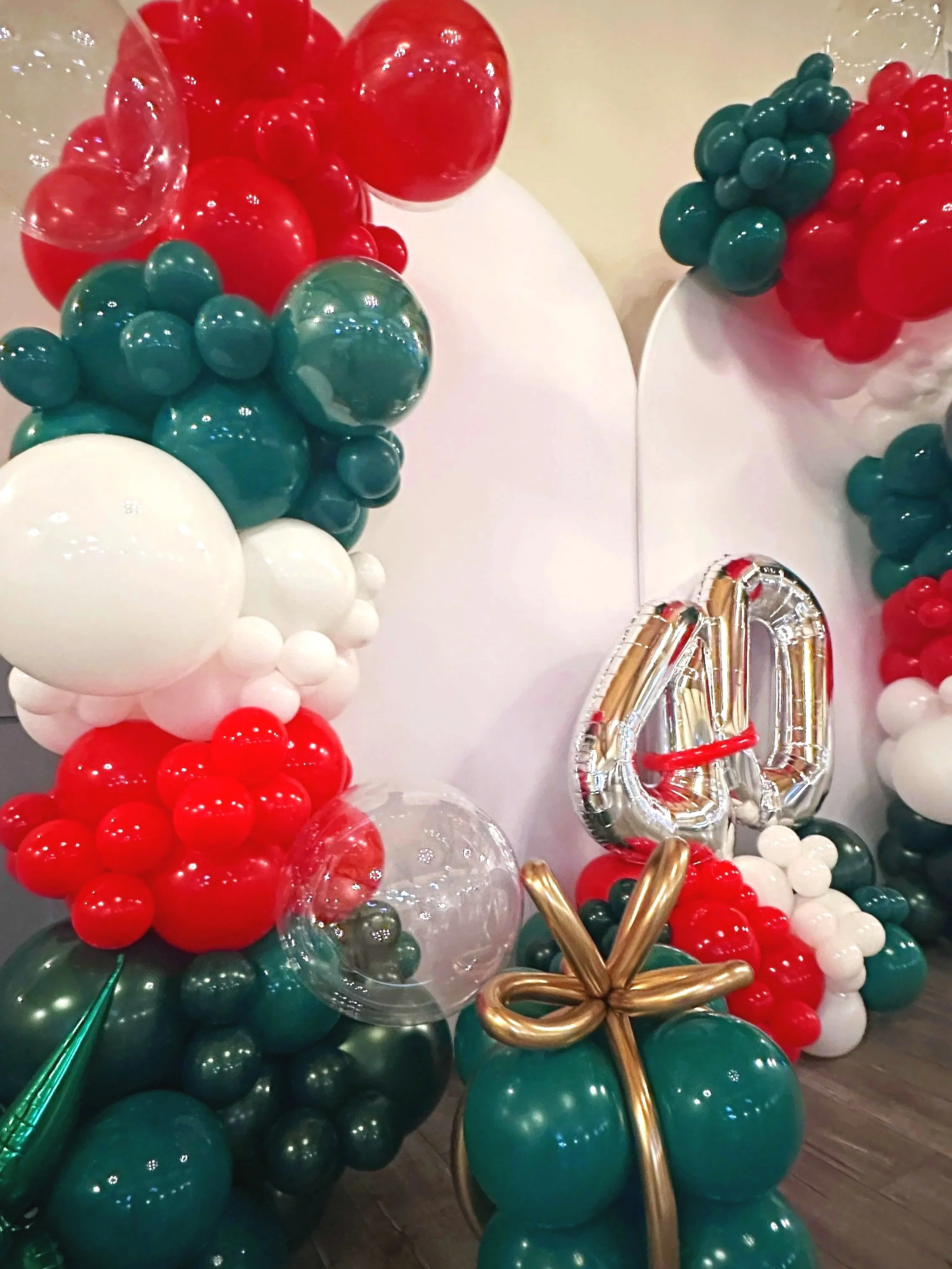 40th Birthday Balloon Décor | Red, Green & White Balloon Arch