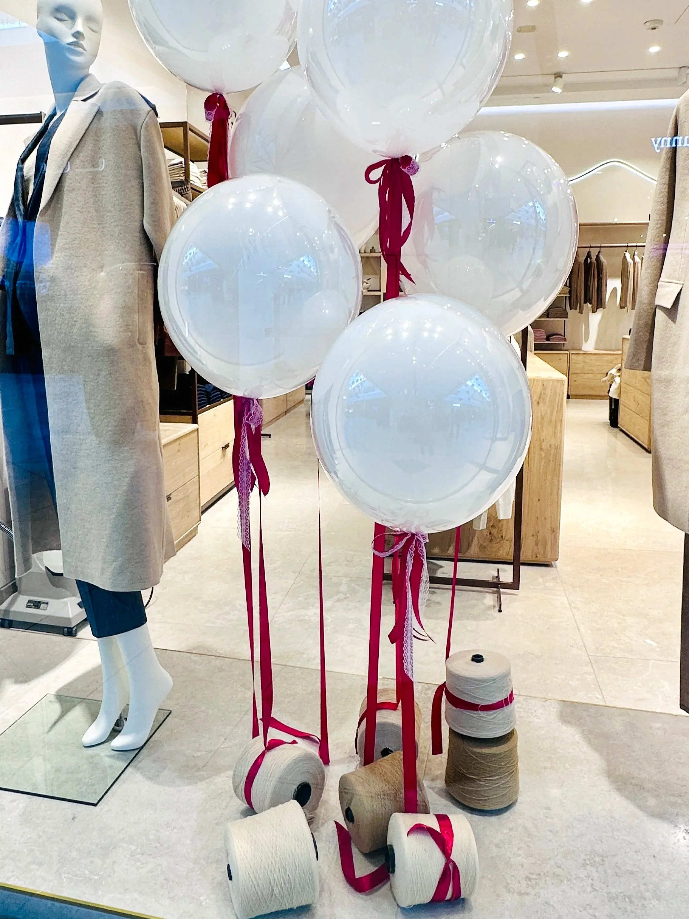 Retail Storefront Balloon Display at Westfield San Jose | Branded Visual Merchandising
