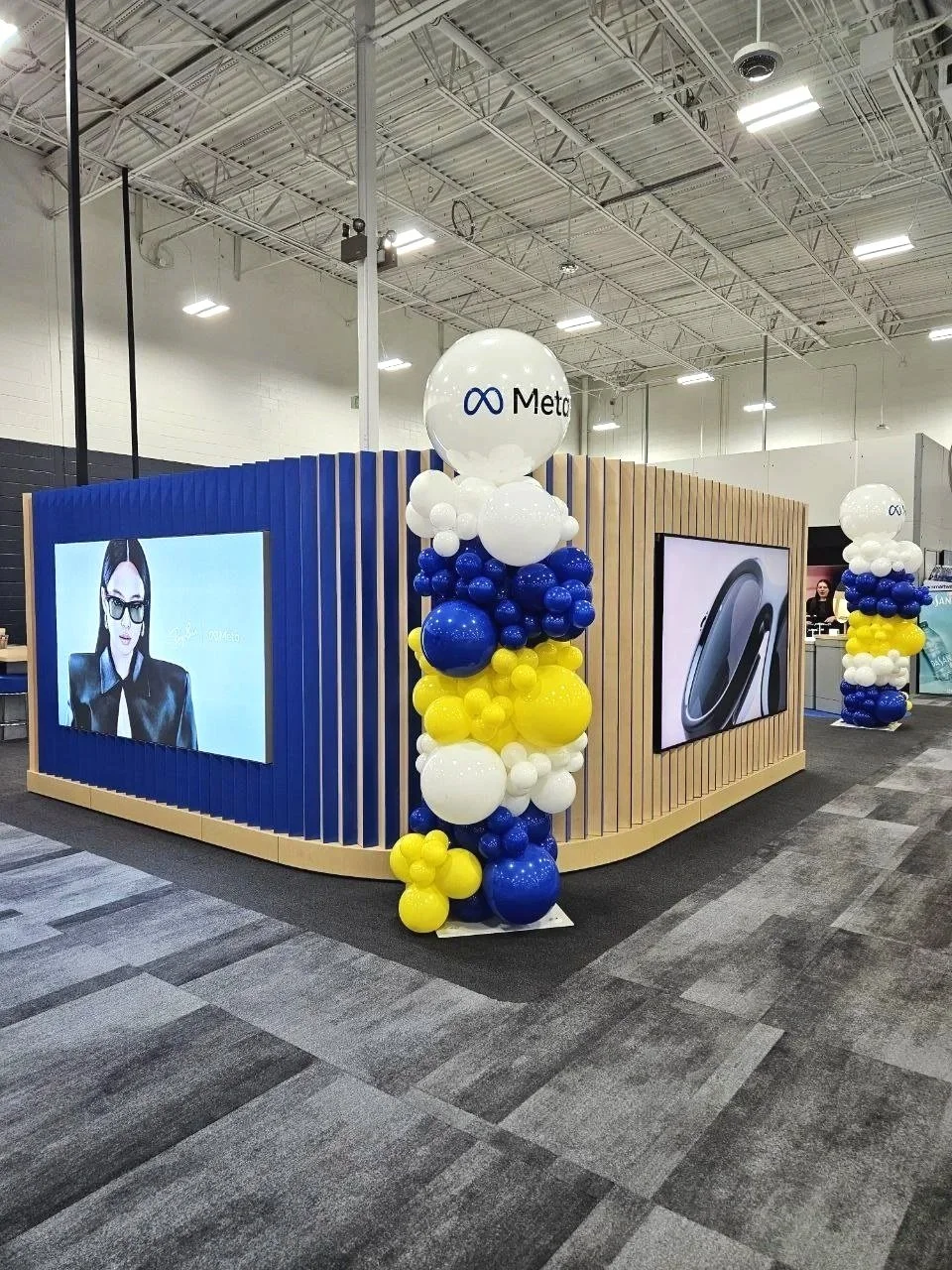 Meta Product Event Branded Balloon Columns
