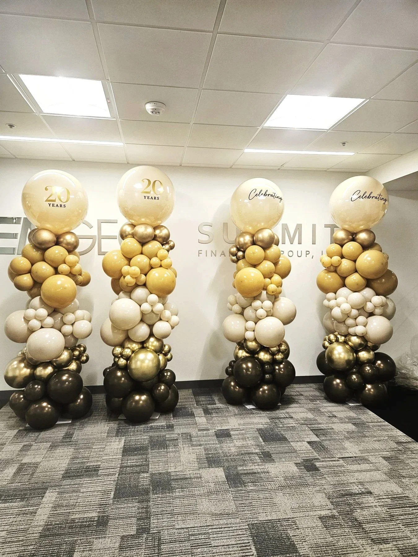 Summit Financial Group 20 Year Anniversary Balloon Columns