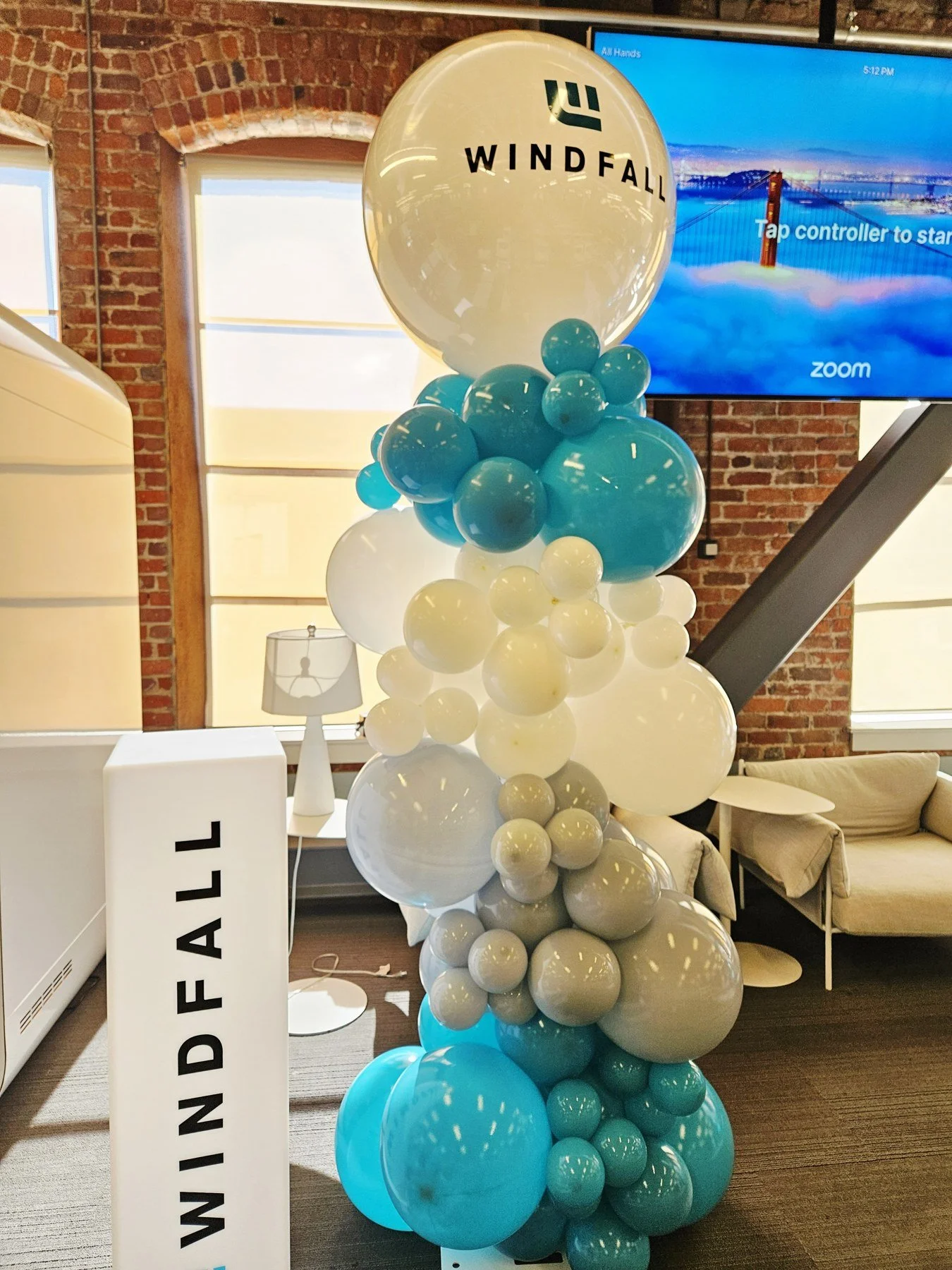 Windfall Branded Logo Balloon Column | Detail