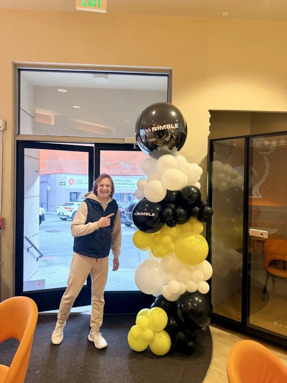 Nimble Corporate Office Balloon Column