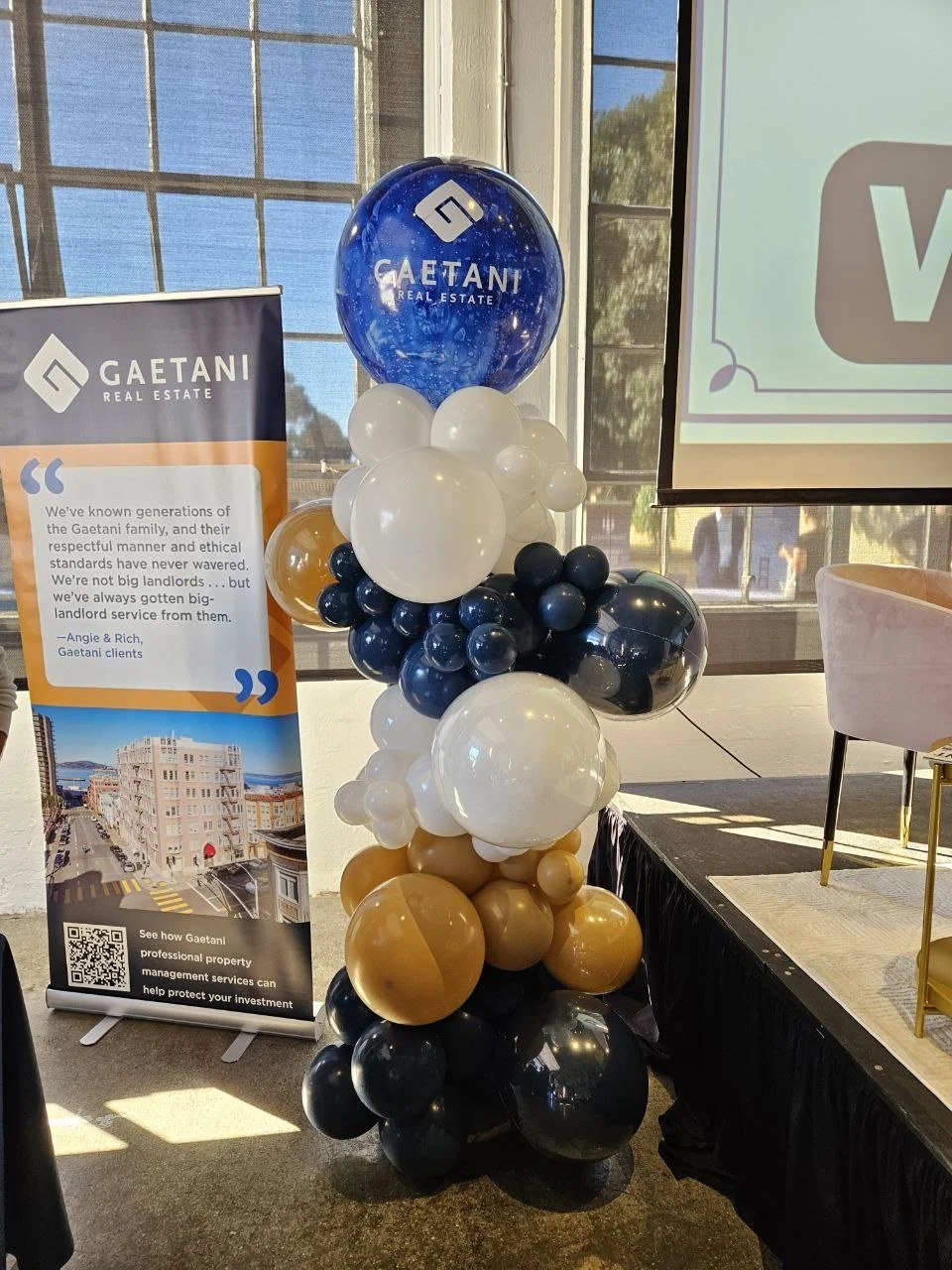 Gaetani Real Estate Corporate Event Balloon Column