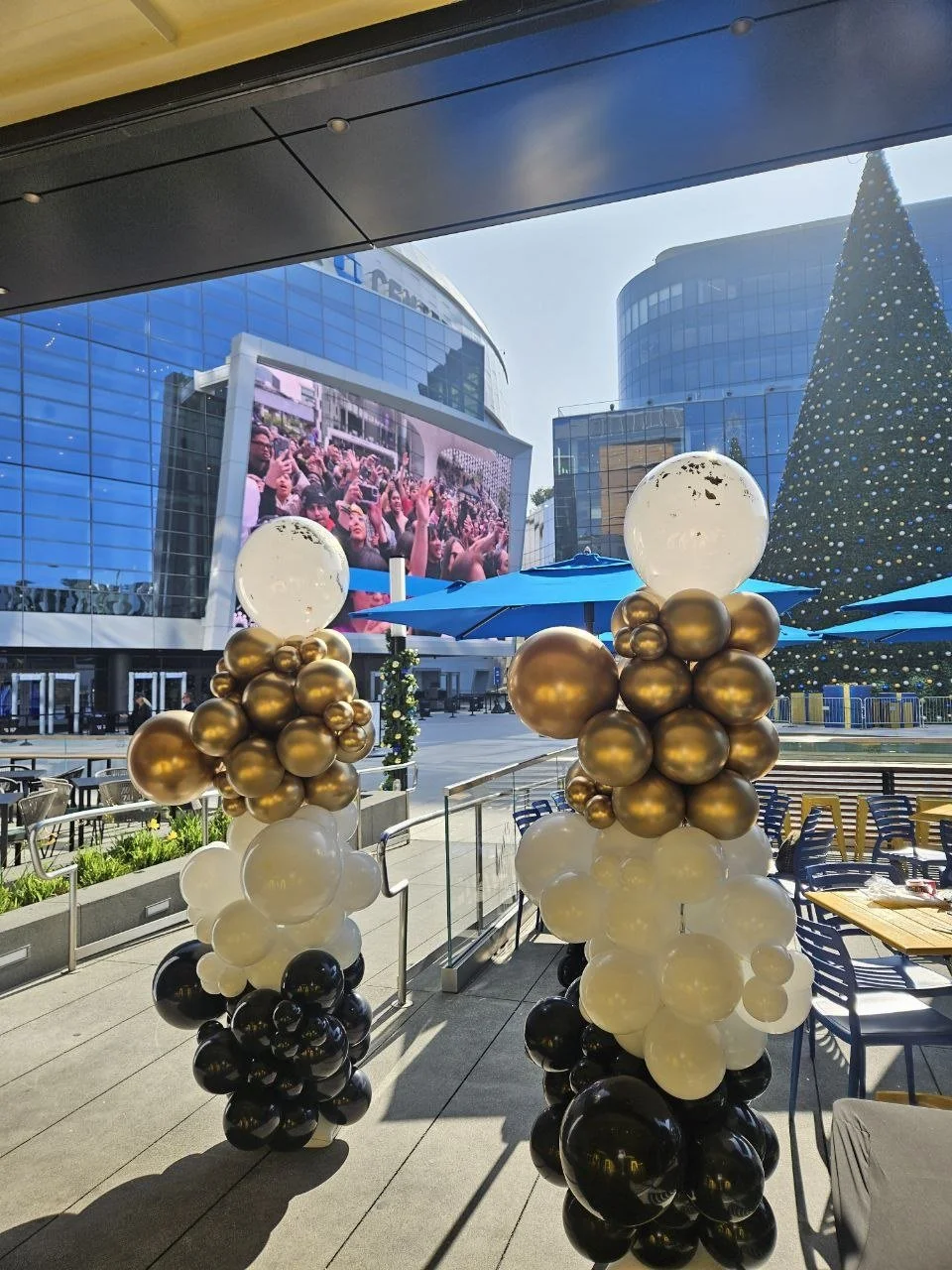 Chase Center City Edition Balloon Columns | San Francisco