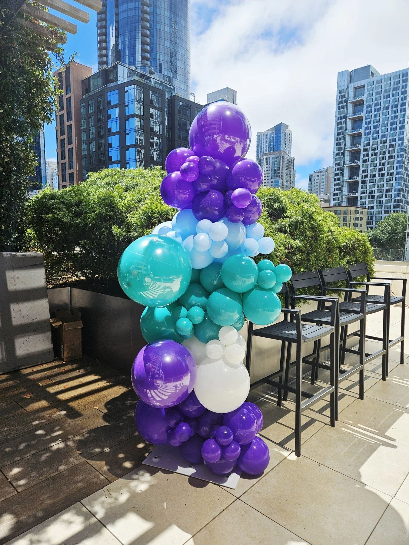 Delinea Rooftop Corporate Event Balloon Column