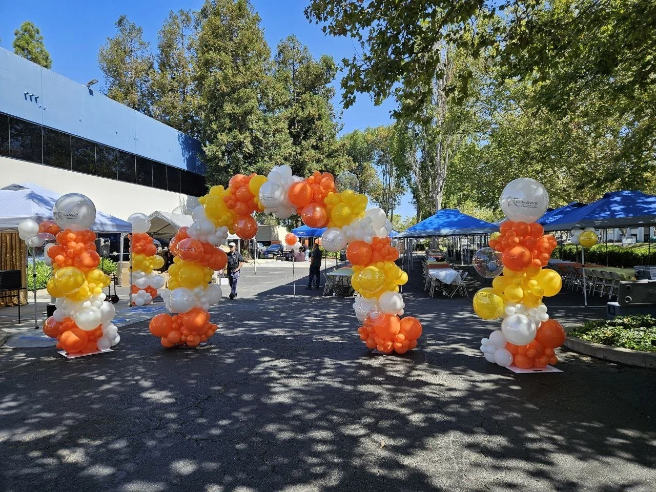 C-Hawk Technology Outdoor Corporate Balloon Decor