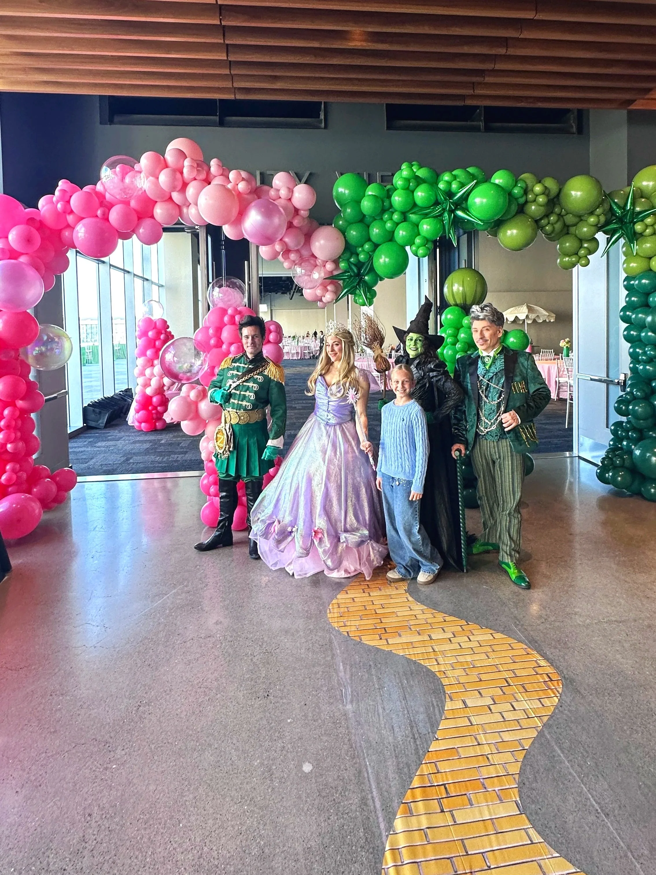 wizard-of-oz-themed-balloon-arch-san-francisco-event.jpg