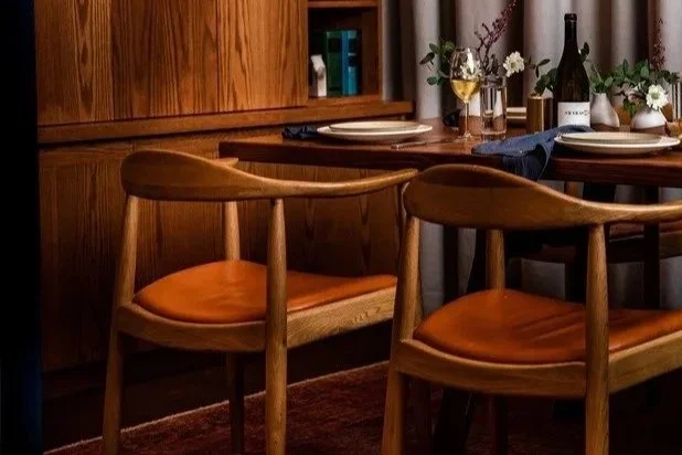 imgi_72_TheHoxton_TheApartment_DiningRoom_006_LR_photocredit_CarlyDiaz.jpg