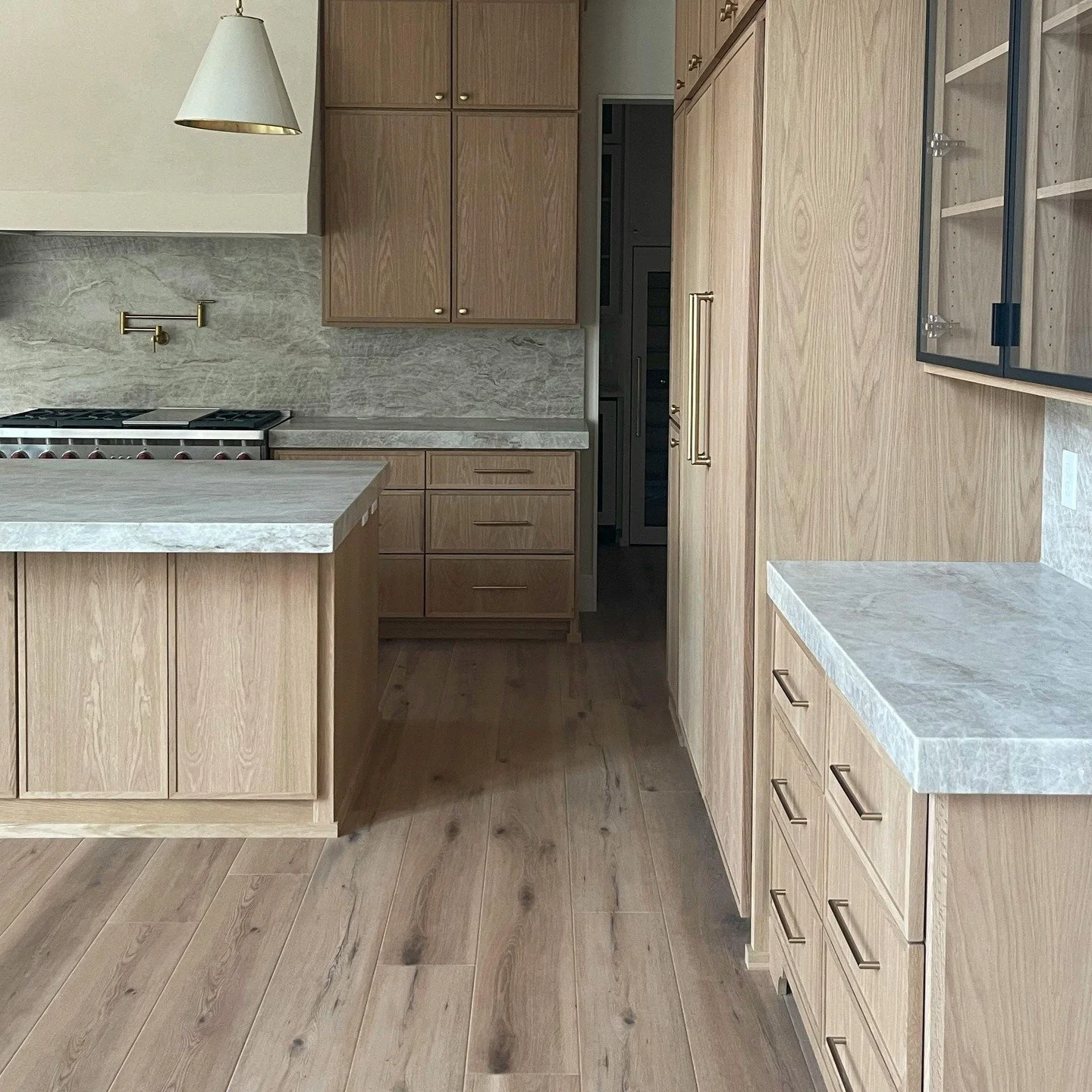 Timeless and sophisticated, Taj Mahal quartzite from Orris Surfaces is prized for its soft warm tones and delicate veining. This natural stone combines elegance and durability, making it a perfect choice for kitchens, baths, and statement surfaces. A