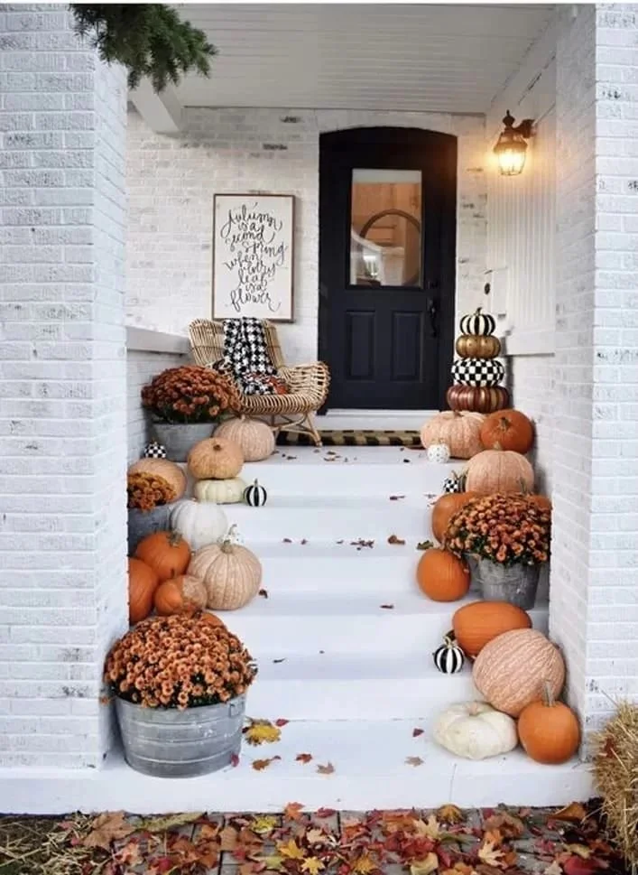 Epic Halloween Front Porch Decor.jpg