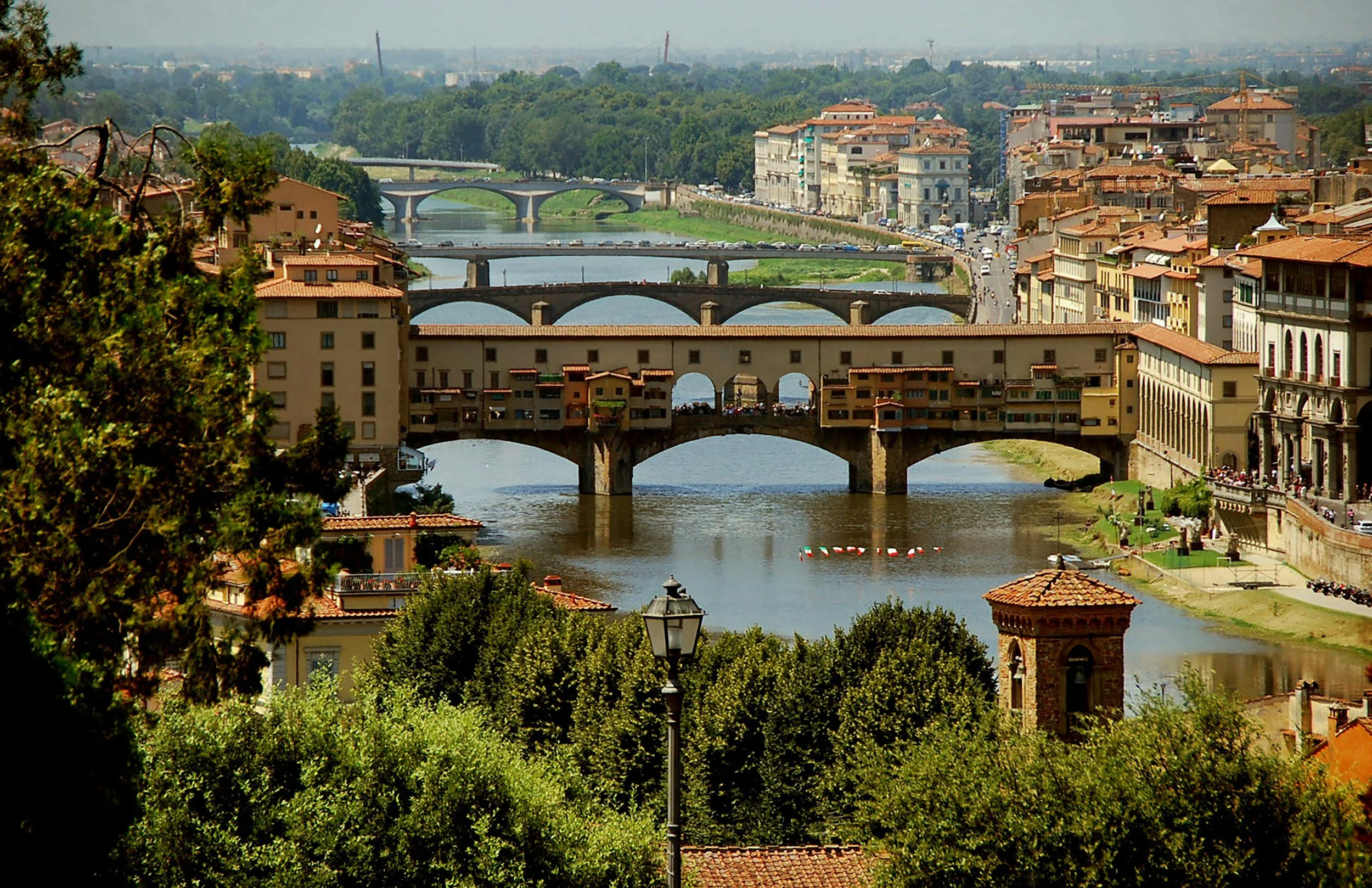 
Florence is perfect for travelers drawn to Renaissance art, walkable streets, Tuscan flavors, and a slower, more intimate cultural rhythm. It is often a favorite for travelers who appreciate beauty, craftsmanship, and meaningful depth over fast-pace